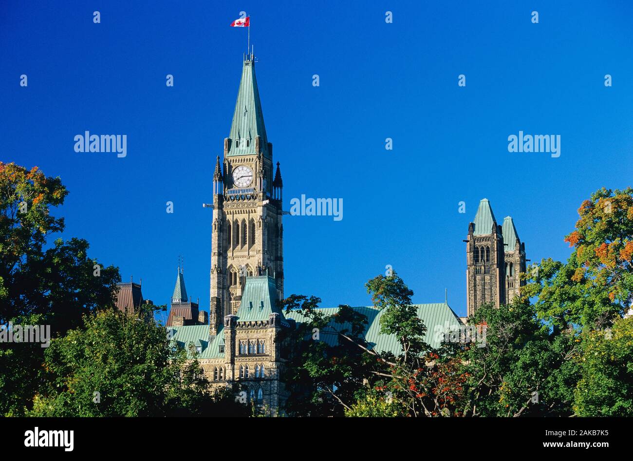 Kanadische Parlament Gebäude Exterieur unter klaren Himmel, Ottawa, Ontario, Kanada Stockfoto