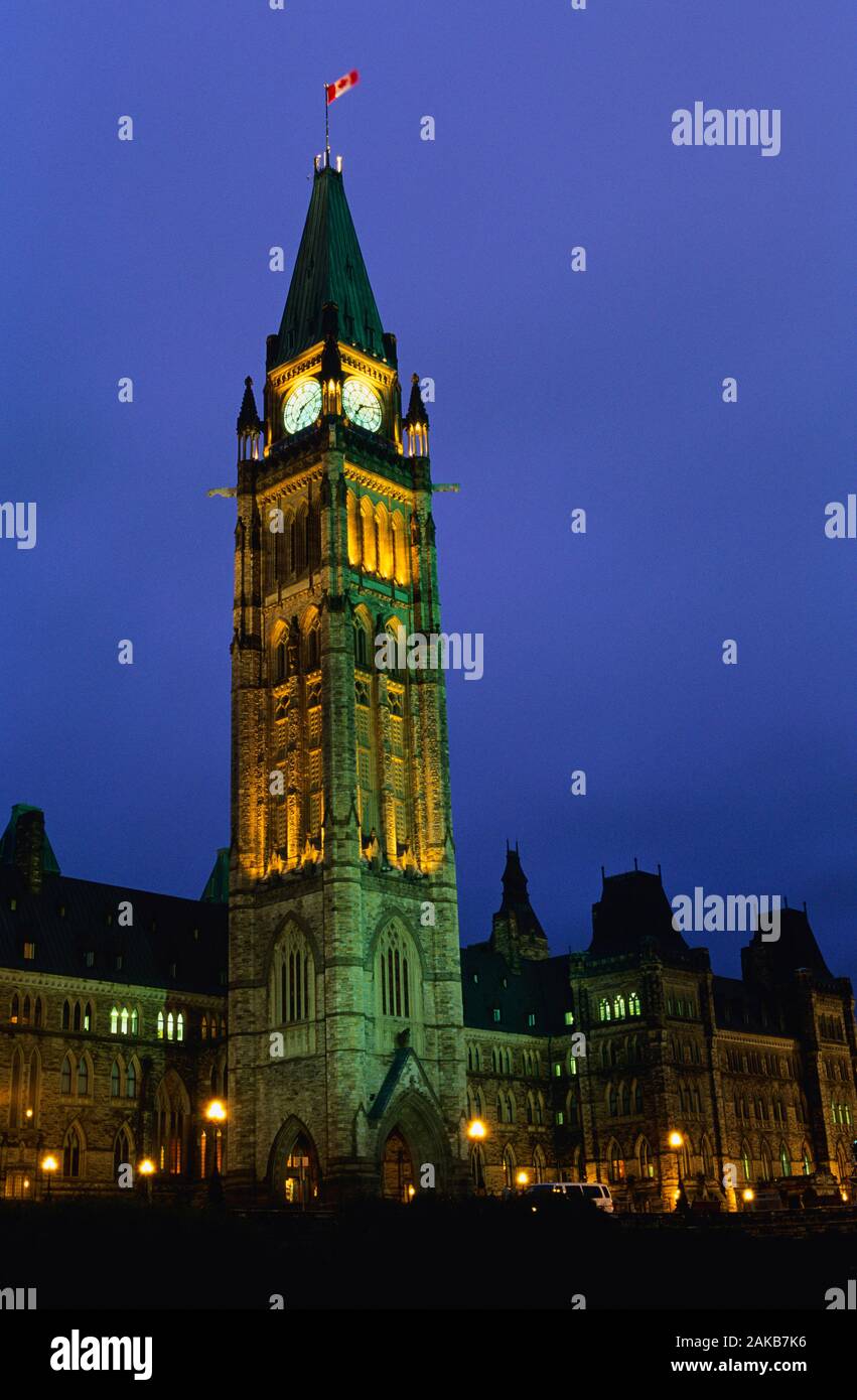 Kanadische Parlament Gebäude Außenansicht bei Nacht, Ottawa, Ontario, Kanada Stockfoto