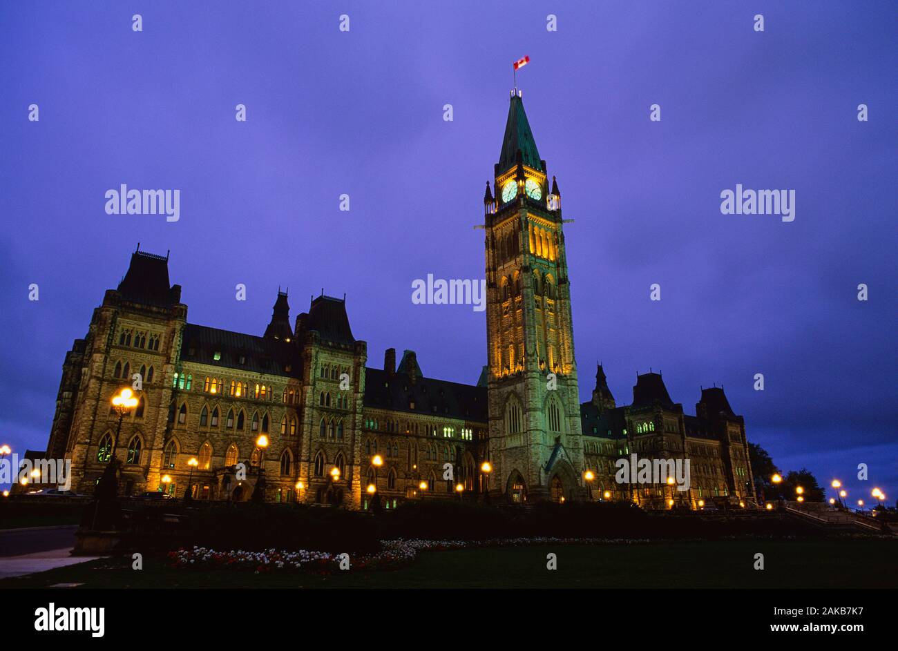 Kanadische Parlament Gebäude Außenansicht bei Nacht, Ottawa, Ontario, Kanada Stockfoto