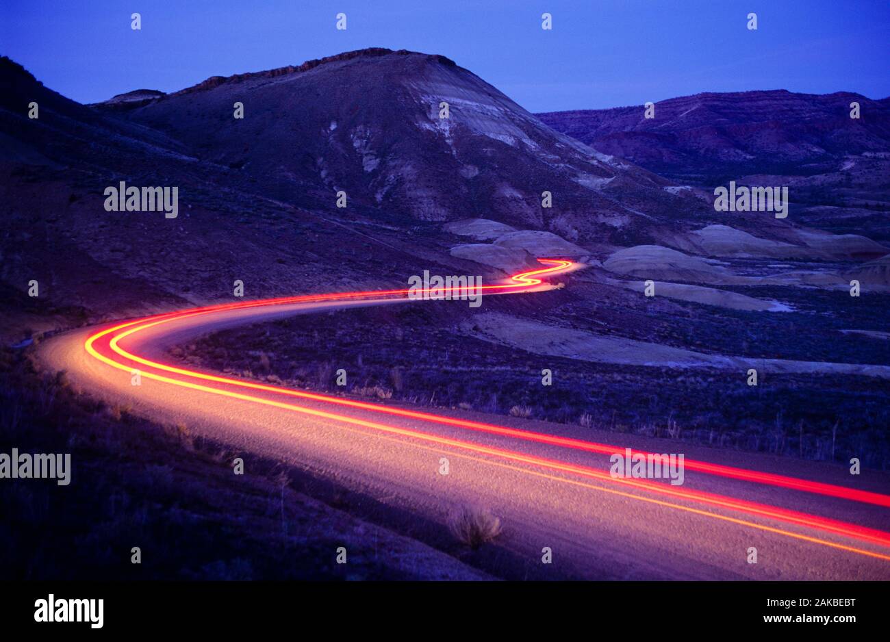 Auto auf der Autobahn zwischen Bergen, Oregon, USA Stockfoto
