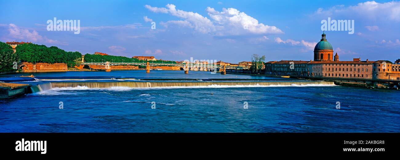 Panoramablick auf Hospice de La Grave und Fluss Garonne, Toulouse, Frankreich Stockfoto