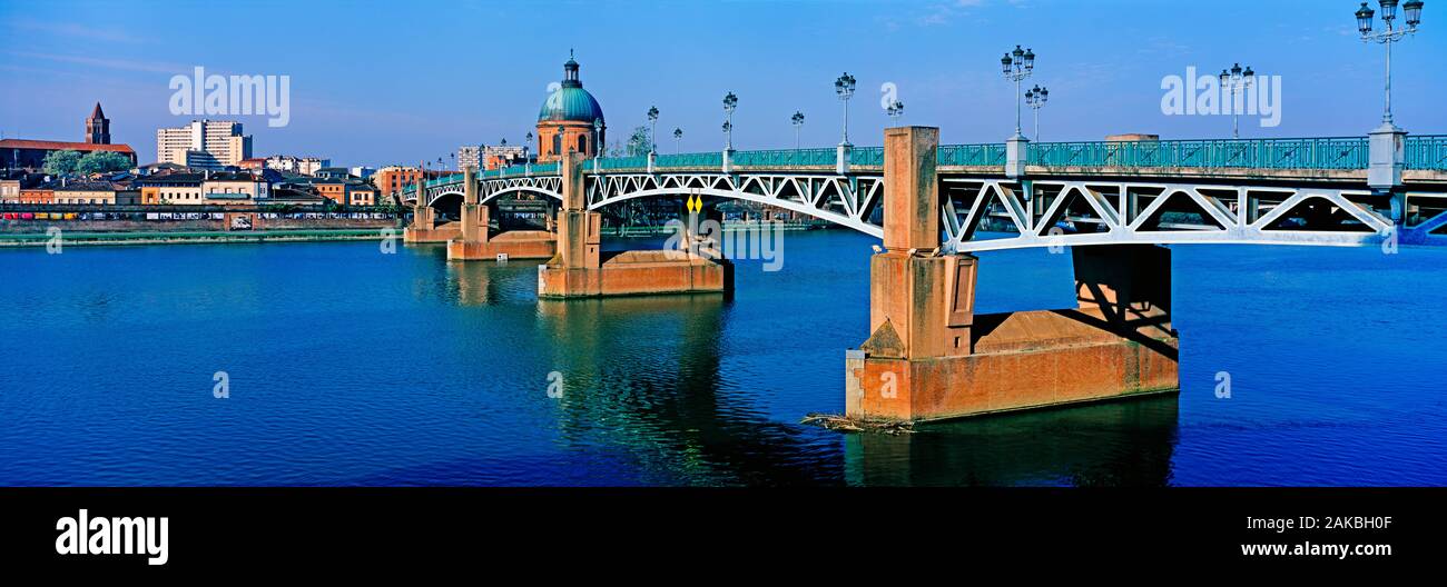 Panoramablick von Pont Neuf Brücke und Fluss Garonne, Toulouse, Frankreich Stockfoto