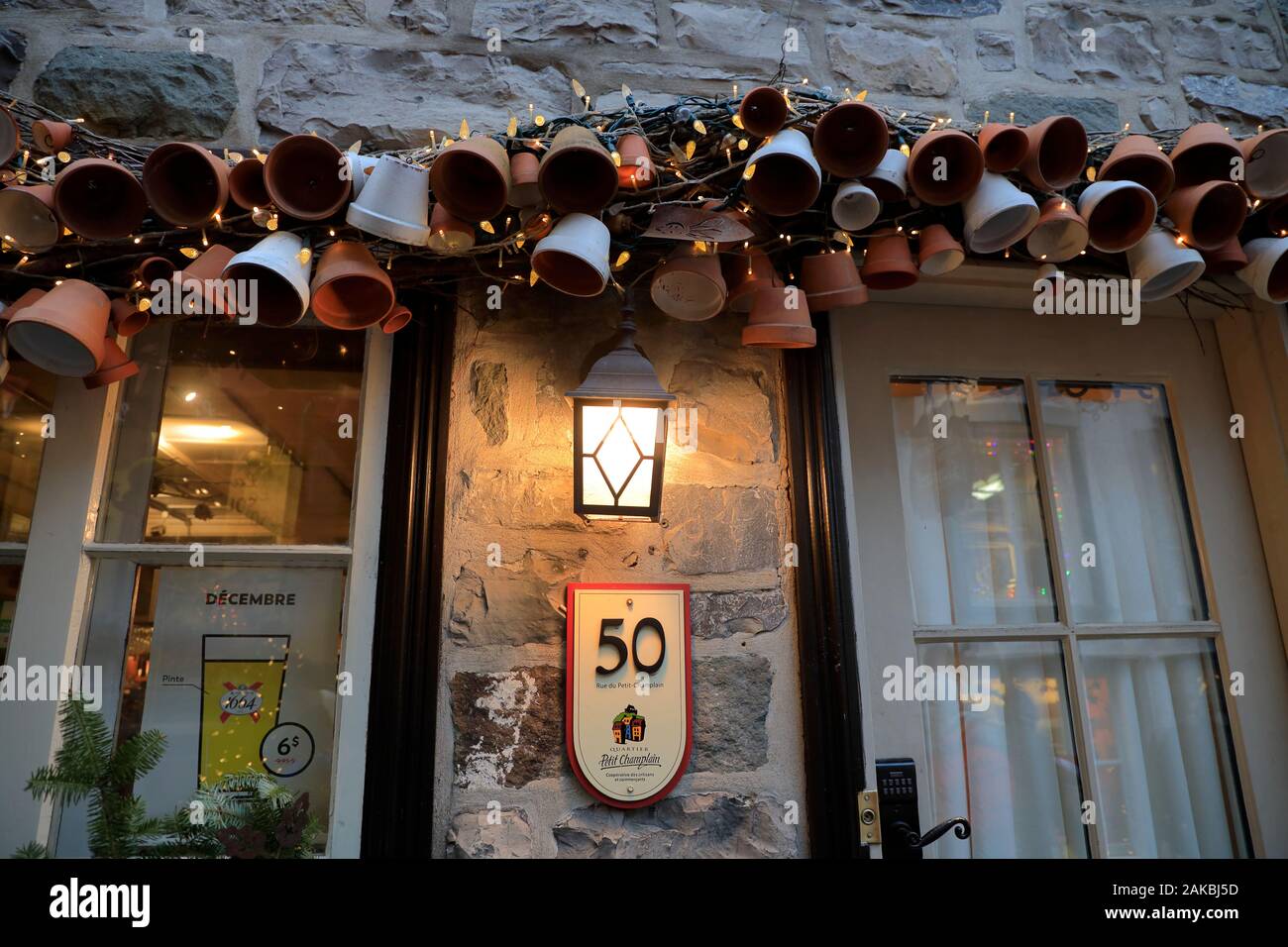 Le Lapin Saute Restaurant.Petit Champlain Viertel mit Weihnachtsdekoration.Quebec City.Quebec.Kanada Stockfoto