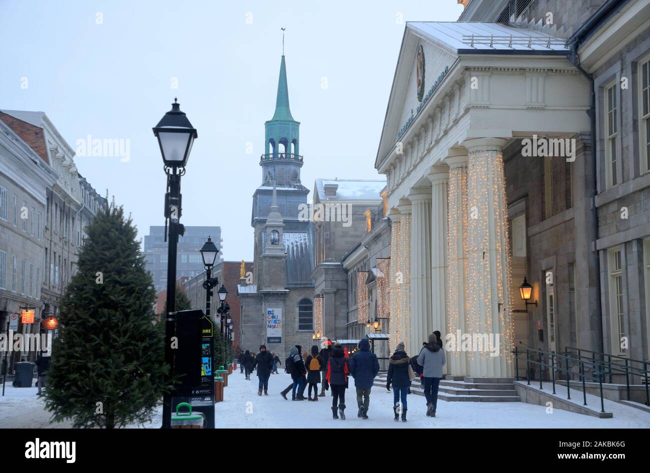 Bonsecours Market mit Notre-Dame-de-Bon-Secours Kapelle im Schnee Tag.Old Montreal, Montreal, Quebec, Kanada Stockfoto