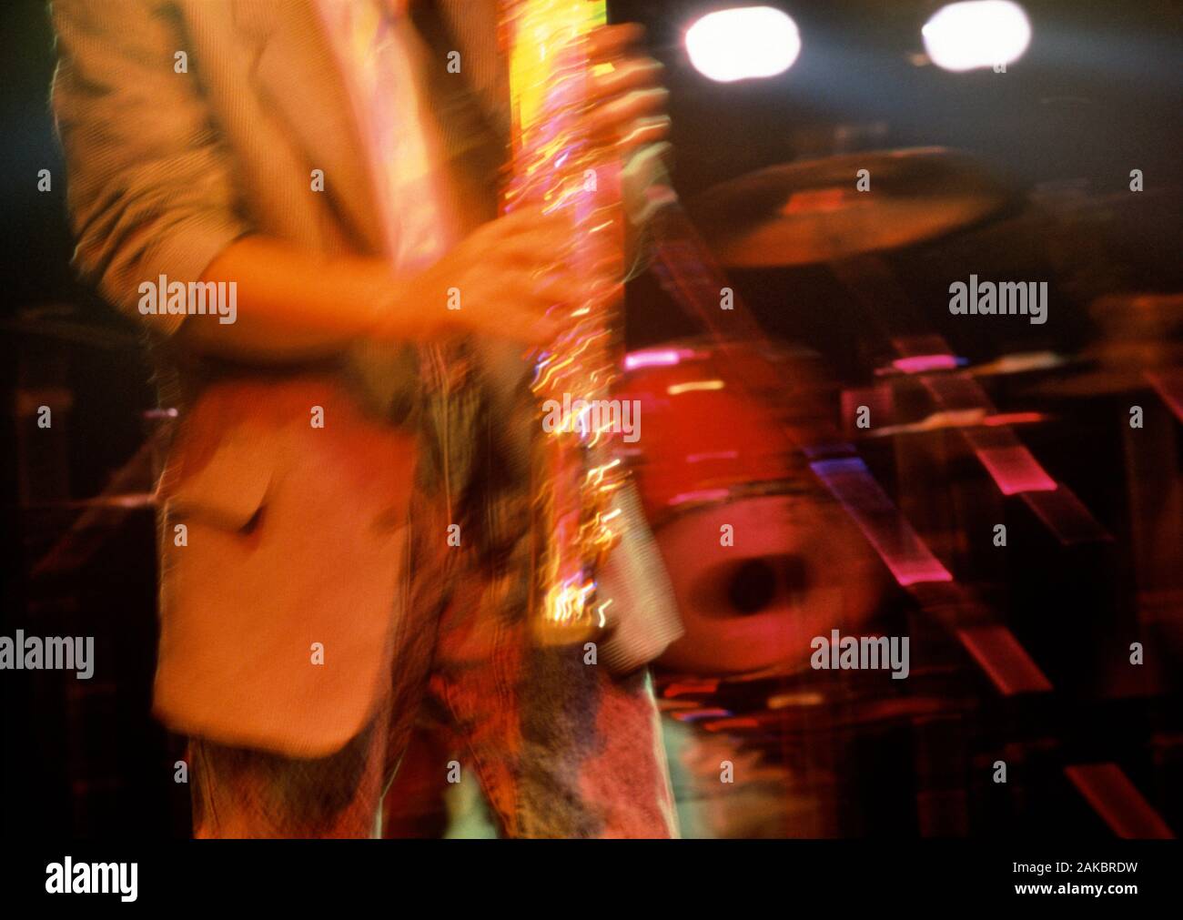 Lange Belichtung geschossen mit mittleren Abschnitt der Saxophonist, Japan Stockfoto