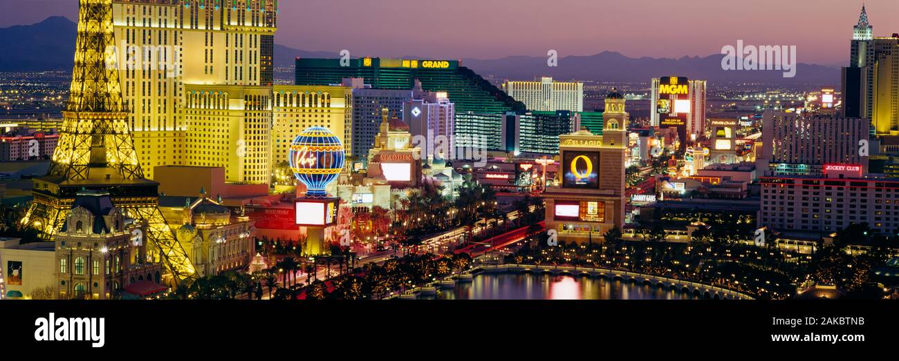 Blick auf den beleuchteten gebäuden, Las Vegas, Nevada, USA Stockfoto