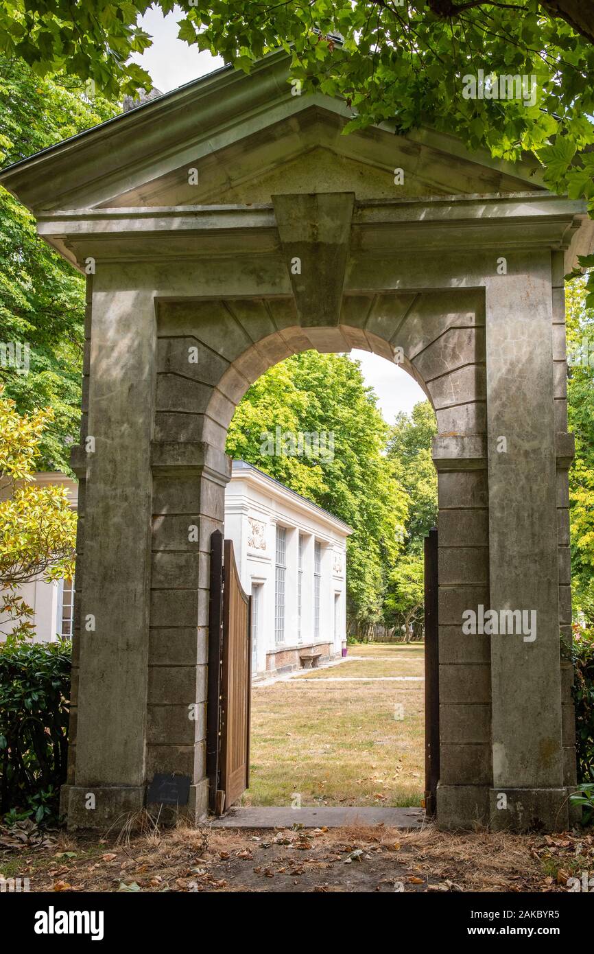 Frankreich, Yvelines (78), Montfort-l'Amaury, Groussay Schloss, Tür, Eingang orangerie Stockfoto
