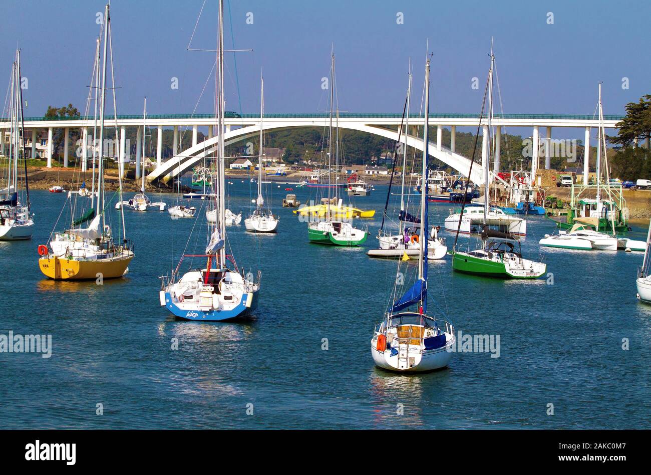 Frankreich, Morbihan, La Trinité-sur-Mer, die Kerisper Brücke vor La Trinité-sur-Mer auf der Crac'h Fluss Stockfoto