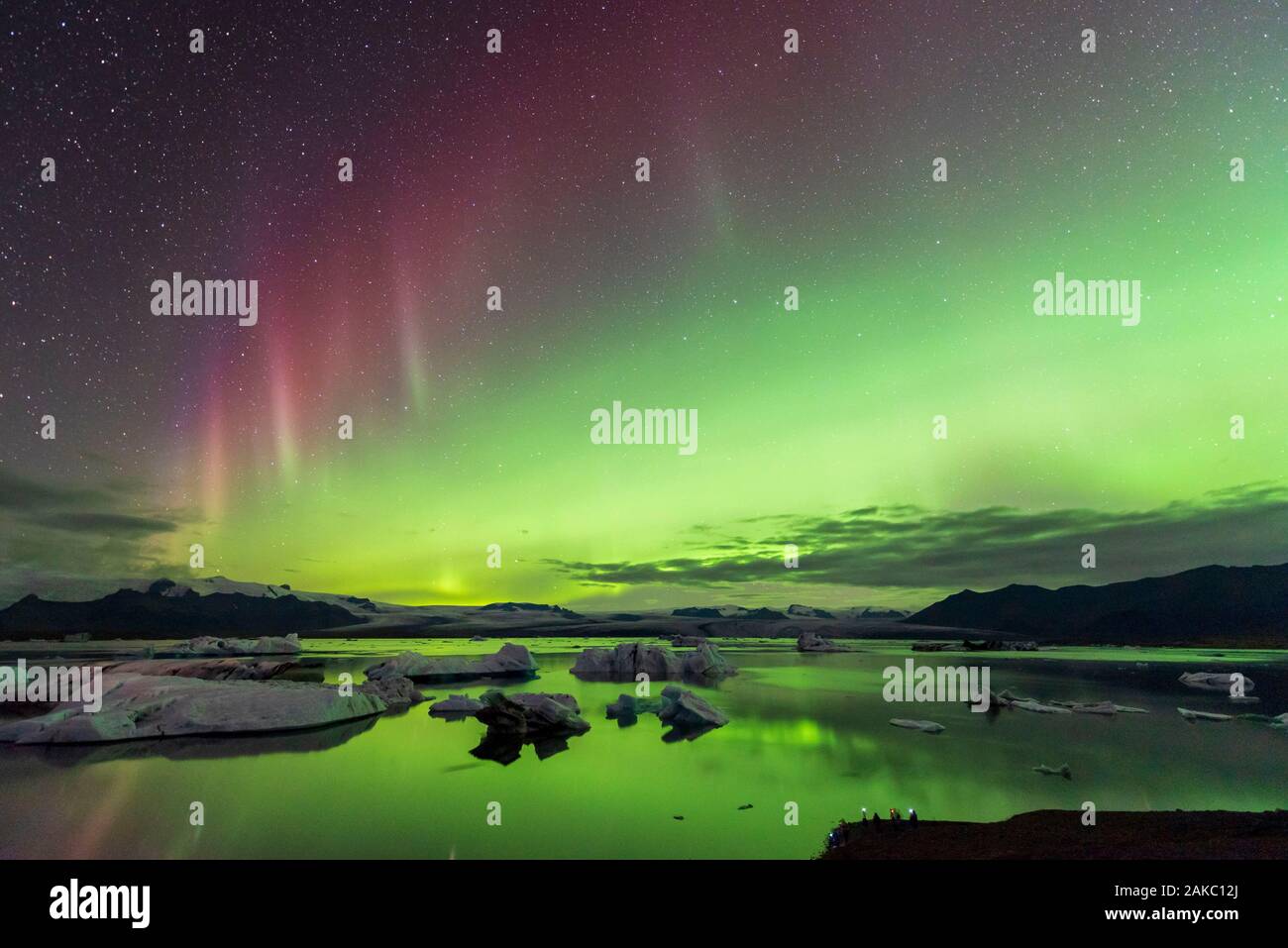 Island, Austurland, Vatnajökull National Park, Jokulsarlon Lagune, Eisberge und Northern lights Stockfoto
