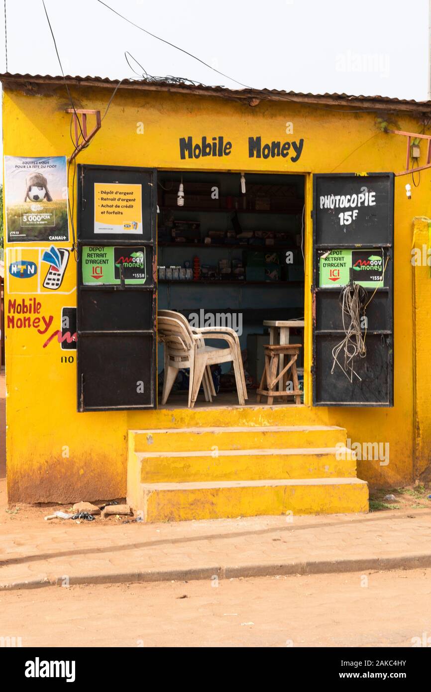 Benin, Porto Novo, Kredite Handy shop Stockfoto