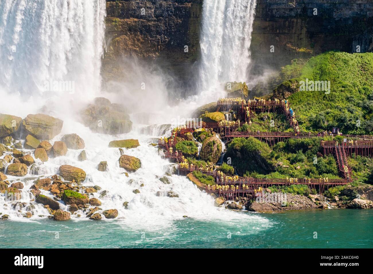 Kanada, Ontario Provinz, Niagara Falls, American Falls und Bridal Segeln, amerikanischen Tour Boot Mädchen des Nebels Stockfoto