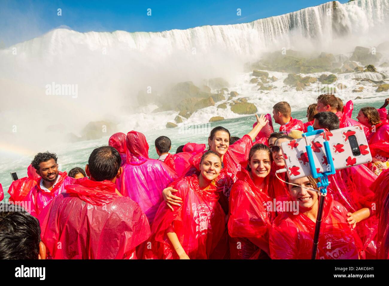 Kanada, Ontario Provinz, Niagara Falls, Hornblower kanadischen Bootsfahrt am Fuß der Amerikanischen Fälle Stockfoto