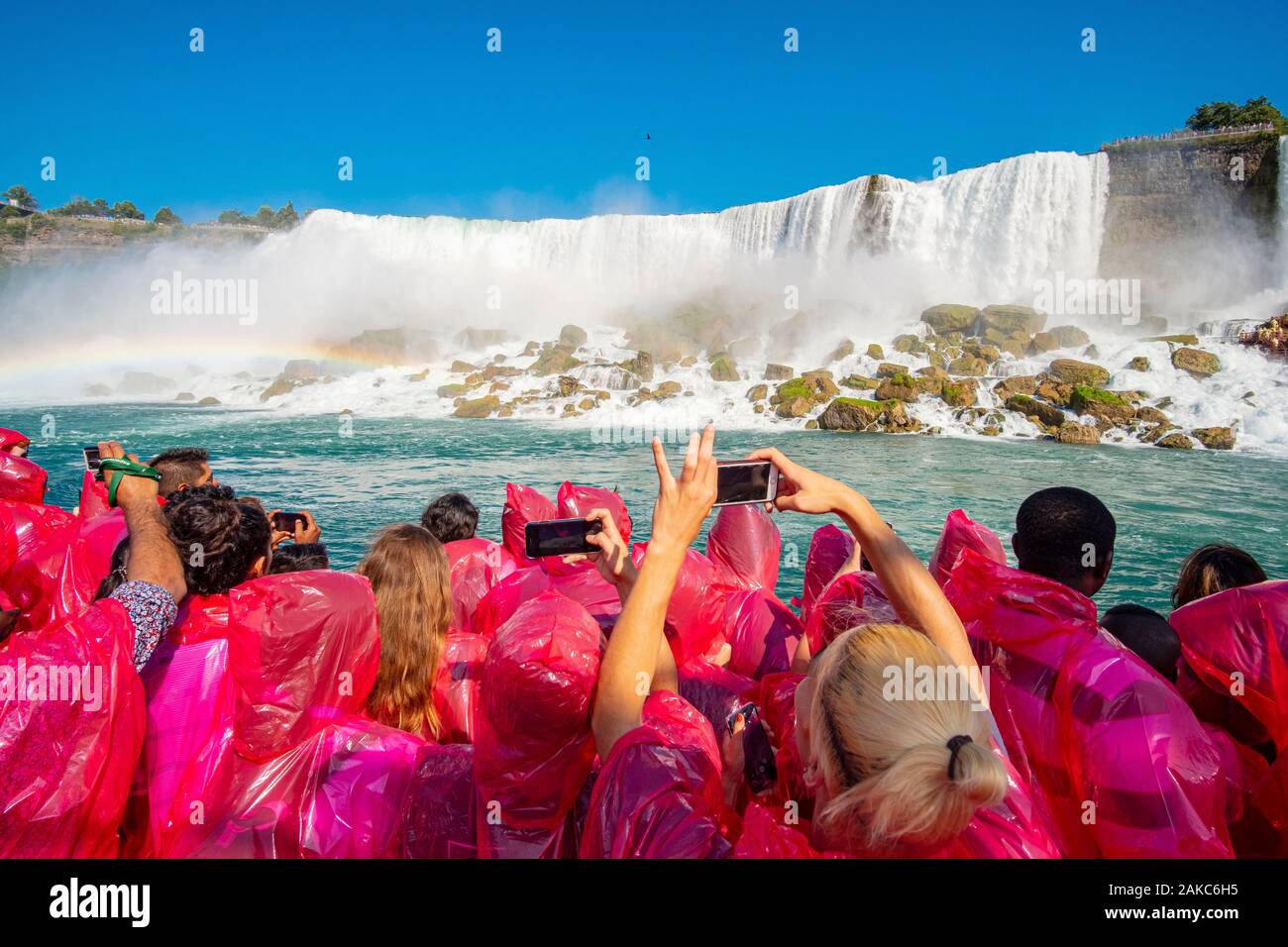 Kanada, Ontario Provinz, Niagara Falls, Hornblower kanadischen Bootsfahrt am Fuß der Amerikanischen Fälle Stockfoto