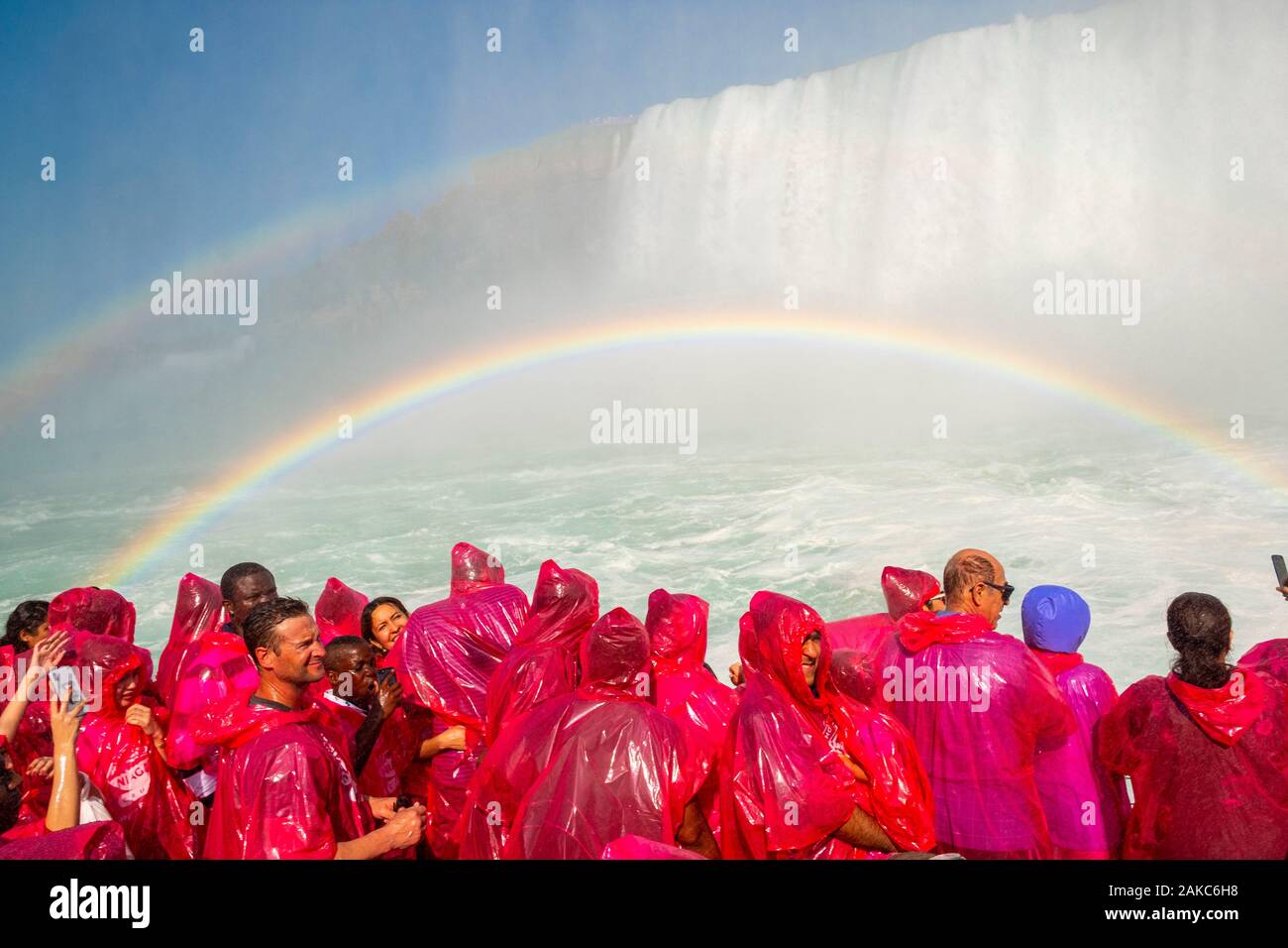 Kanada, Ontario Provinz, Niagara Falls, Hornblower kanadischen Bootsfahrt am Fuß der Amerikanischen Fälle Stockfoto