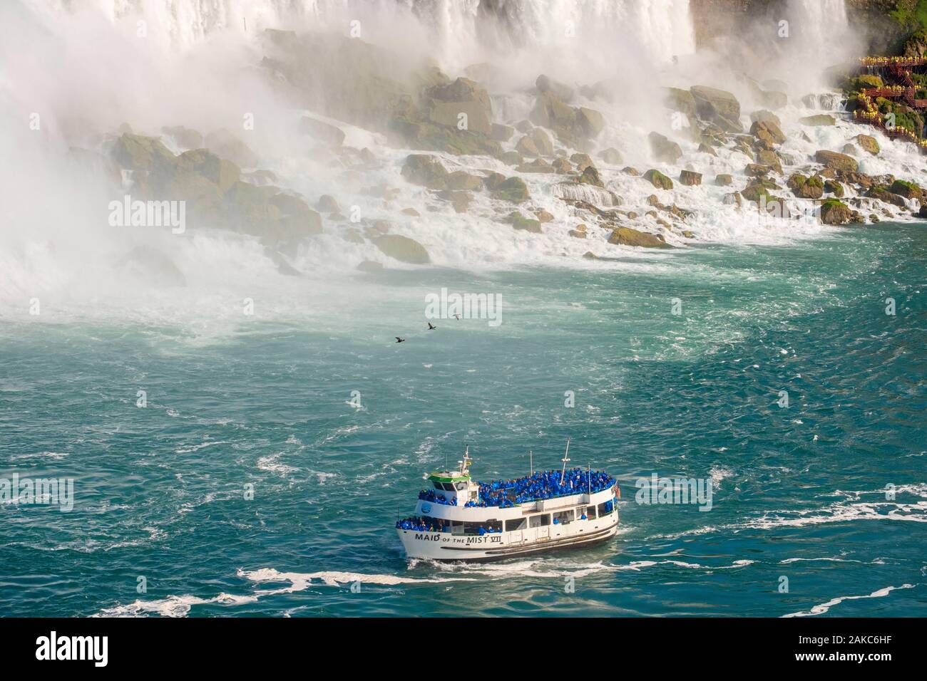 Kanada, Ontario Provinz, Niagara Falls, American Falls und Bridal Segeln, amerikanischen Tour Boot Mädchen des Nebels Stockfoto
