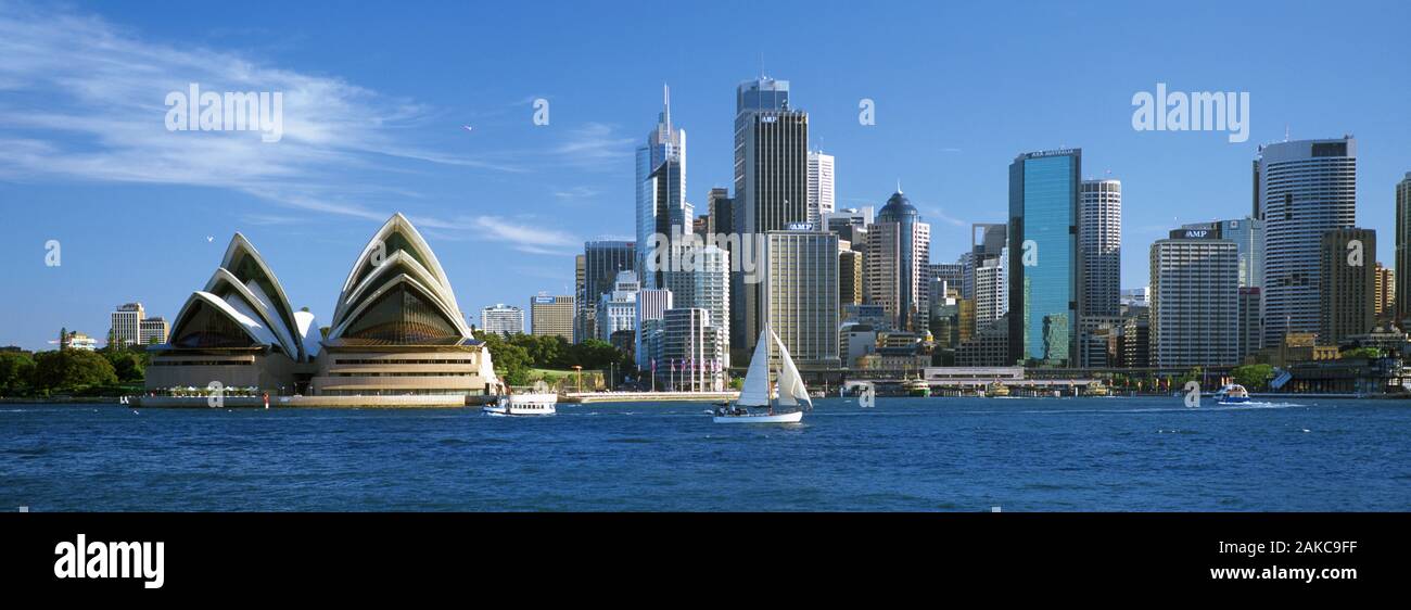 Australien, New South Wales, Sydney, Sydney Hafen, Blick auf das Sydney Opera House und die Stadt. Stockfoto