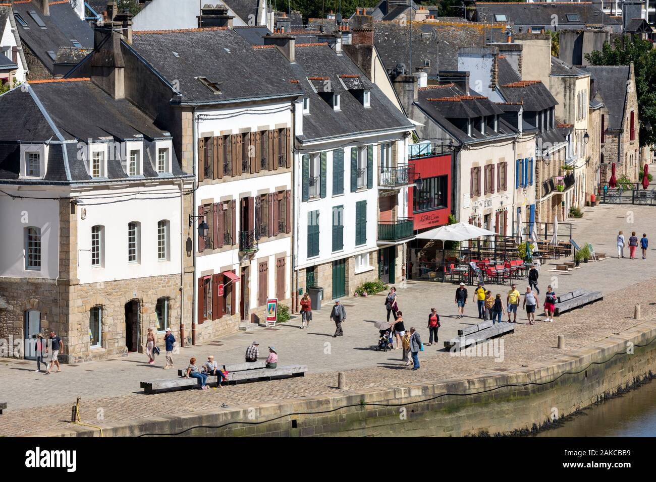 Frankreich, Morbihan, Quiberon, das alte Viertel von Port Saint-Goustan am Ufer des Flusses Auray, Saint-Sauveur Square Stockfoto