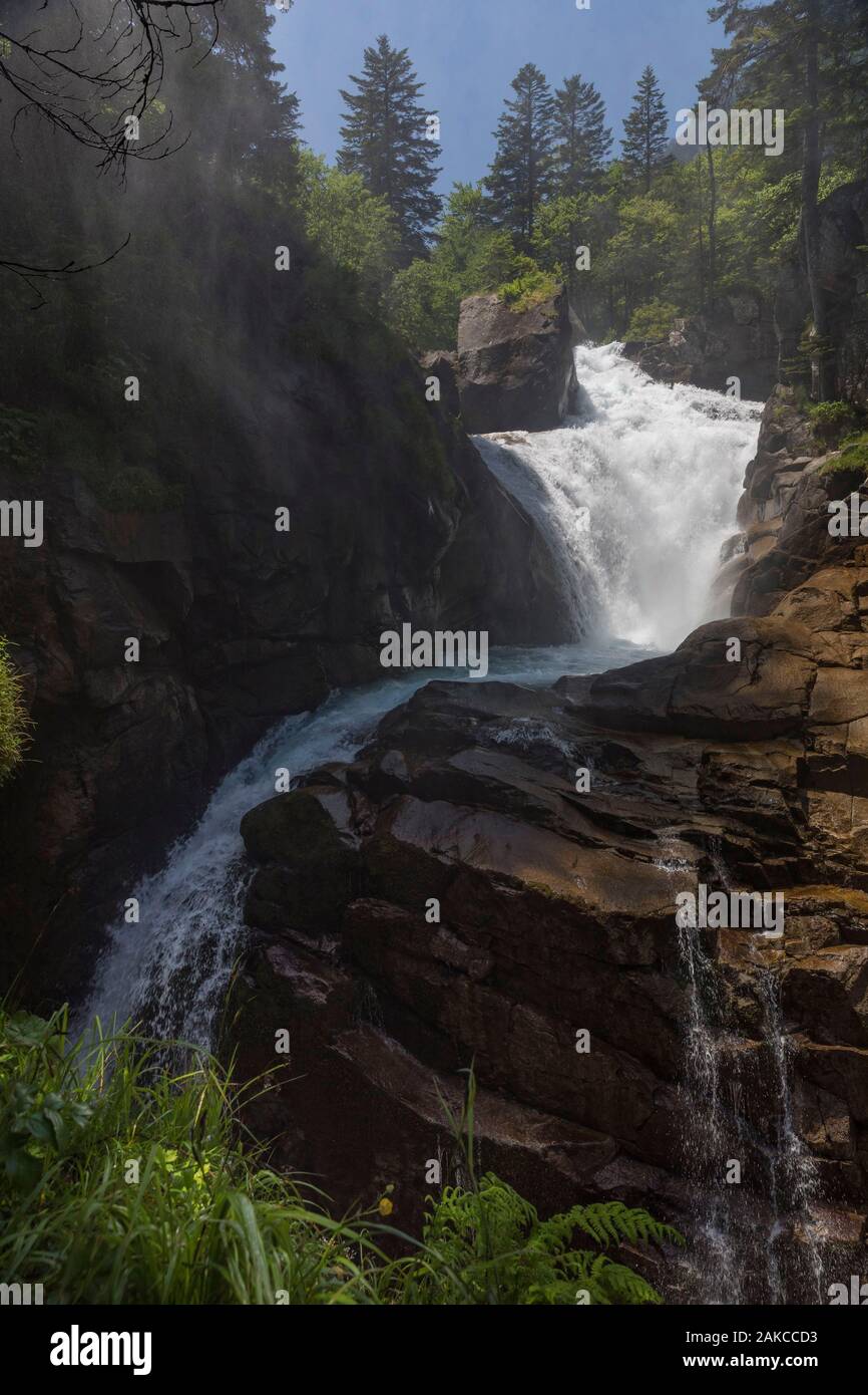 Frankreich, Hautes Pyrenees, Cauterets, Jeret Tal, cerisey Wasserfall Stockfoto