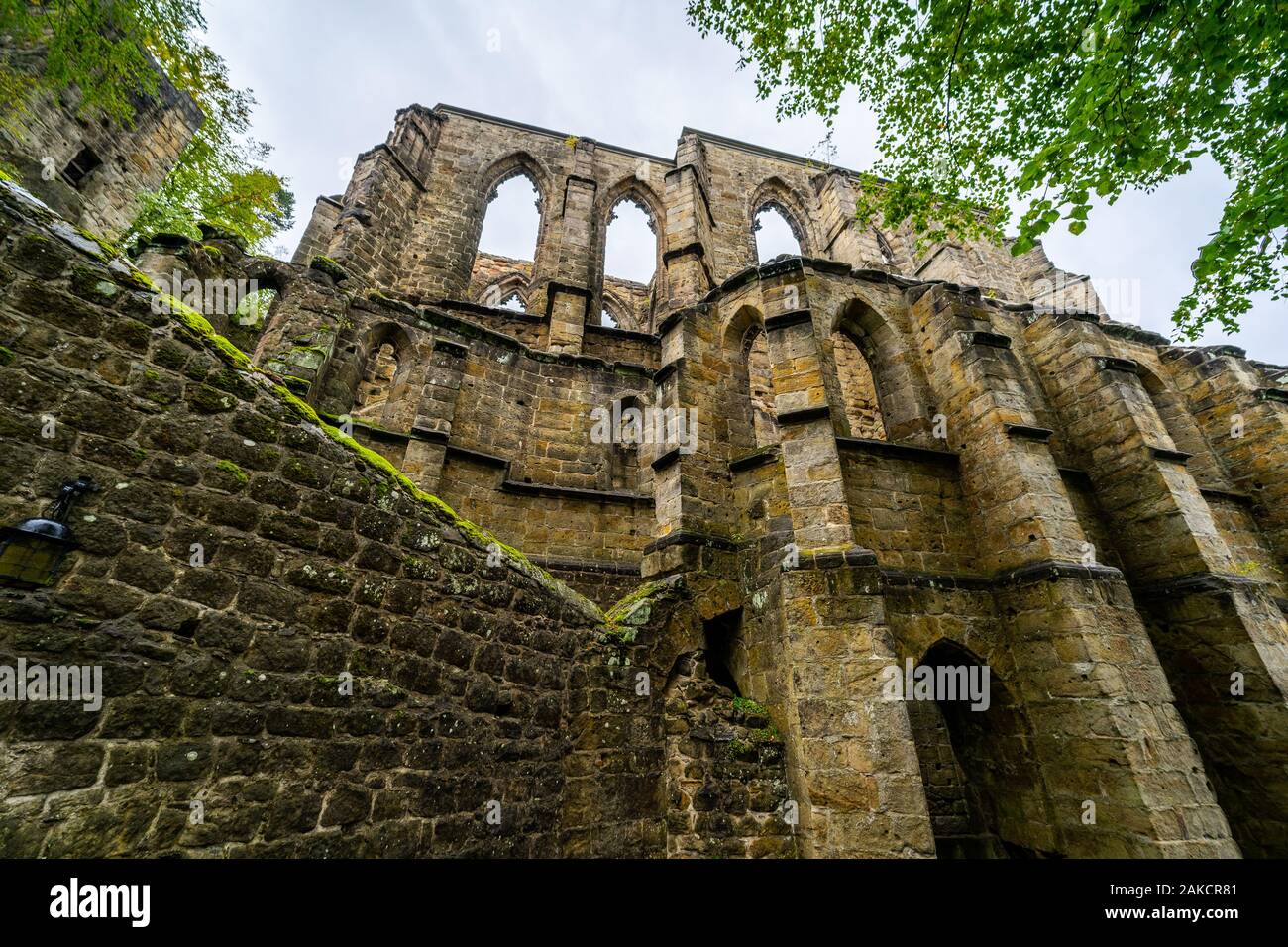 Die Ruinen der Burg Oybin (1369) in das Zittauer Gebirge an der Grenze zu Deutschland (Sachsen) mit der Tschechischen Republik. Stockfoto