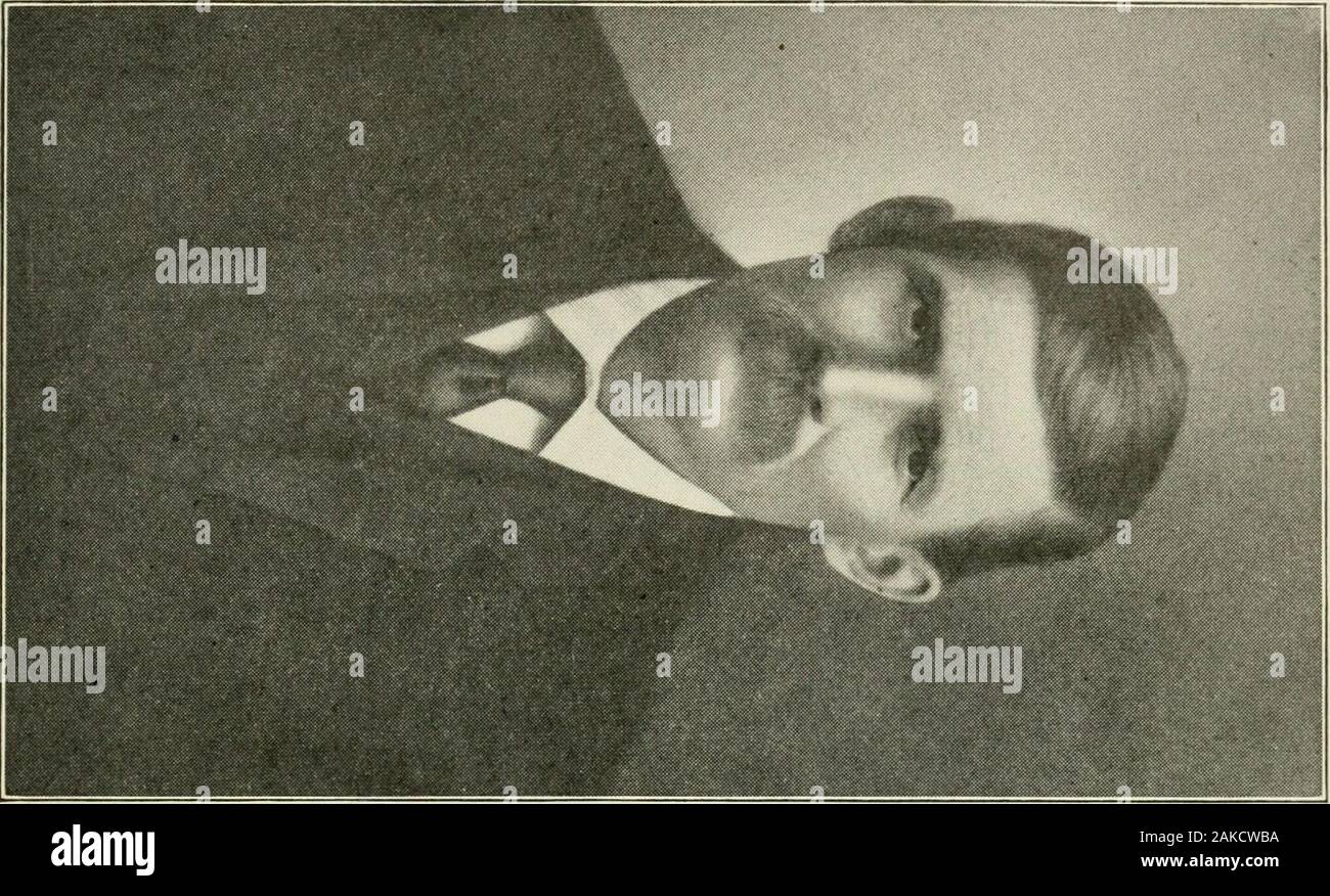 Geschichte Der Chickasaw und Howard County, Iowa. Ich er so entwickelt er die Gewohnheiten der Fleiß, Sparsamkeit und persever- ance hinzugefügt hat. Seine Felder sind prächtig in der heutigen Zeit kultiviert, das Große andabundant Ernten, und darüber hinaus er Rassen PolandChina Durham Rinder und Schweine, Nur registrierte die Lagerhaltung. Am 27. Mai 1883, Herr Manning war Miss Emma Hilma, eine Tochter des Heinrich und Dora Hilma, der aus Deutschland kam in den USA geheiratet. Frau Manning verstorben auf den Home Farm im Jahre 1905. In ihren familywere sieben Kinder: Frau Emil Klingbeil; Ernest, Stockfoto