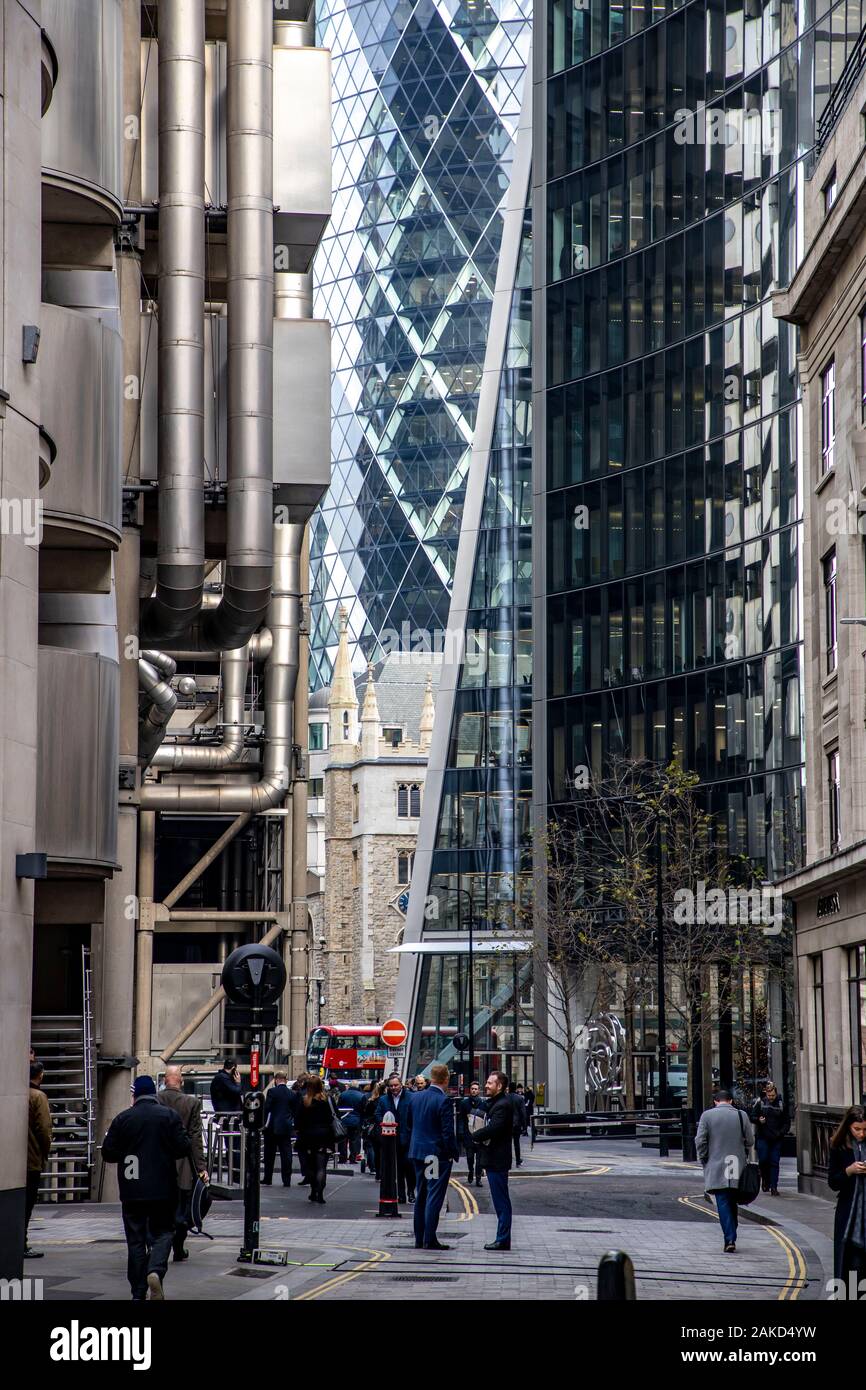 Bankenviertel, Lime Street, Lloyd's of London Gebäude, 30 St Mary Axe, The Gherkin, Vereinigtes Königreich, Stockfoto