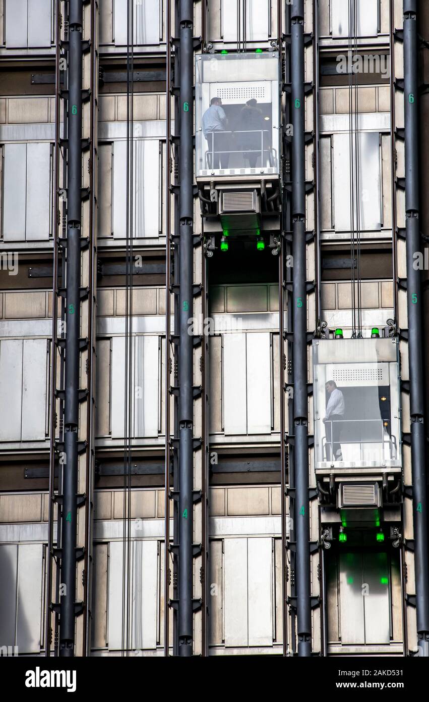 Bankenviertel, Lloyd's of London Gebäude, Aufzüge, Vereinigtes Königreich, Stockfoto