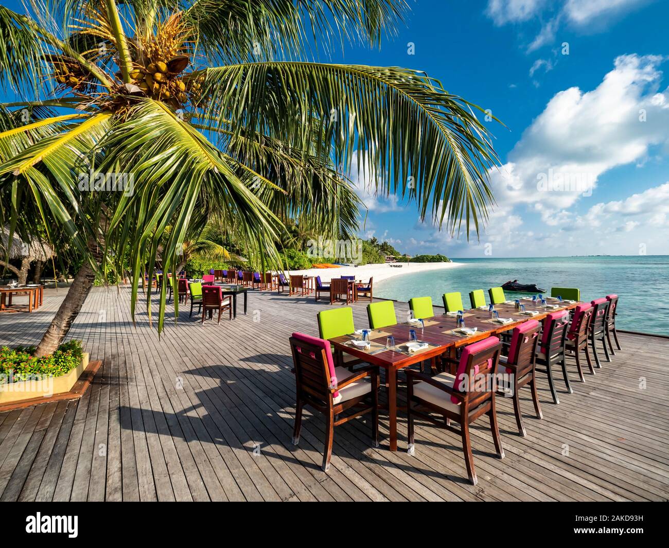 Tabelle mit Einstellungen in tourist resort, Malediven Insel, Süd Male Atoll, Malediven Stockfoto