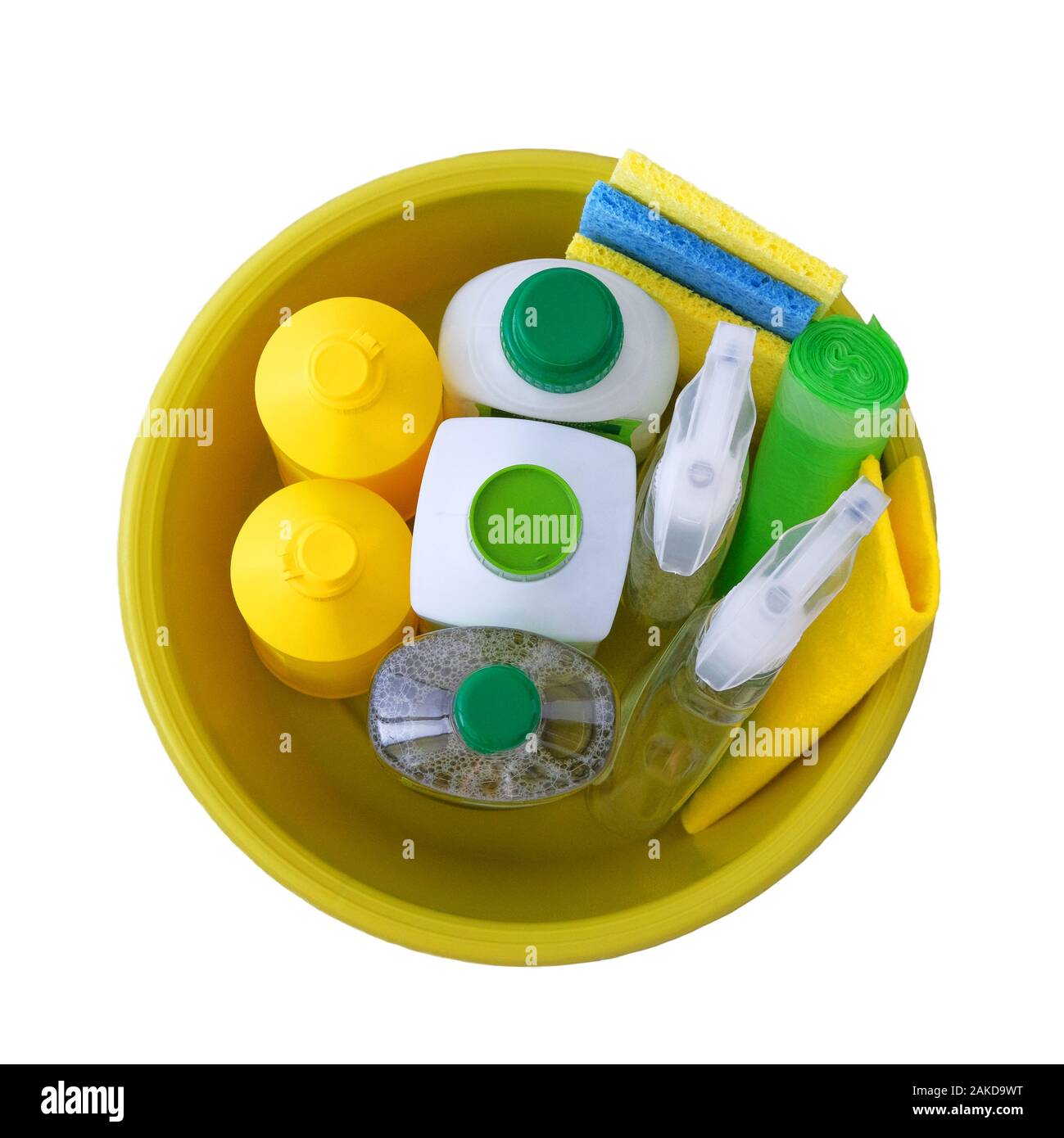 Satz von grünen und weißen Reinigungsmittel auf weißem Hintergrund. Reinigung Zubehör. Isolieren. Ansicht von oben. Nahaufnahme Stockfoto Satz von grünen und weißen Reinigungsmittel auf weißem Hintergrund. Reinigung Zubehör. Isolieren. Ansicht von oben. Nahaufnahme Stockfoto