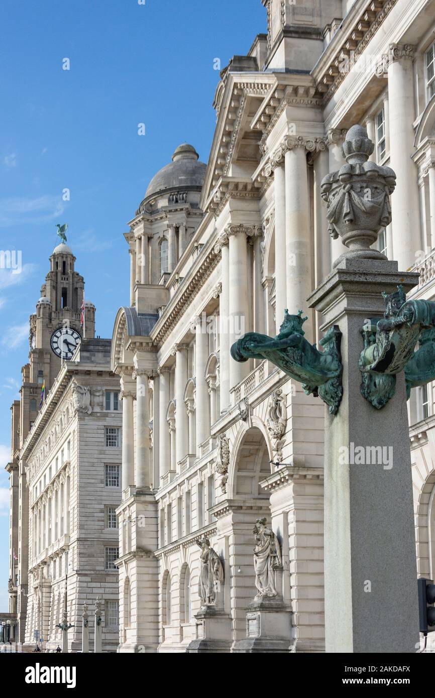 Royal Liver, Cunard und der Hafen von Liverpool, Liverpool Pier Head, Liverpool, Merseyside, England, Vereinigtes Königreich Stockfoto