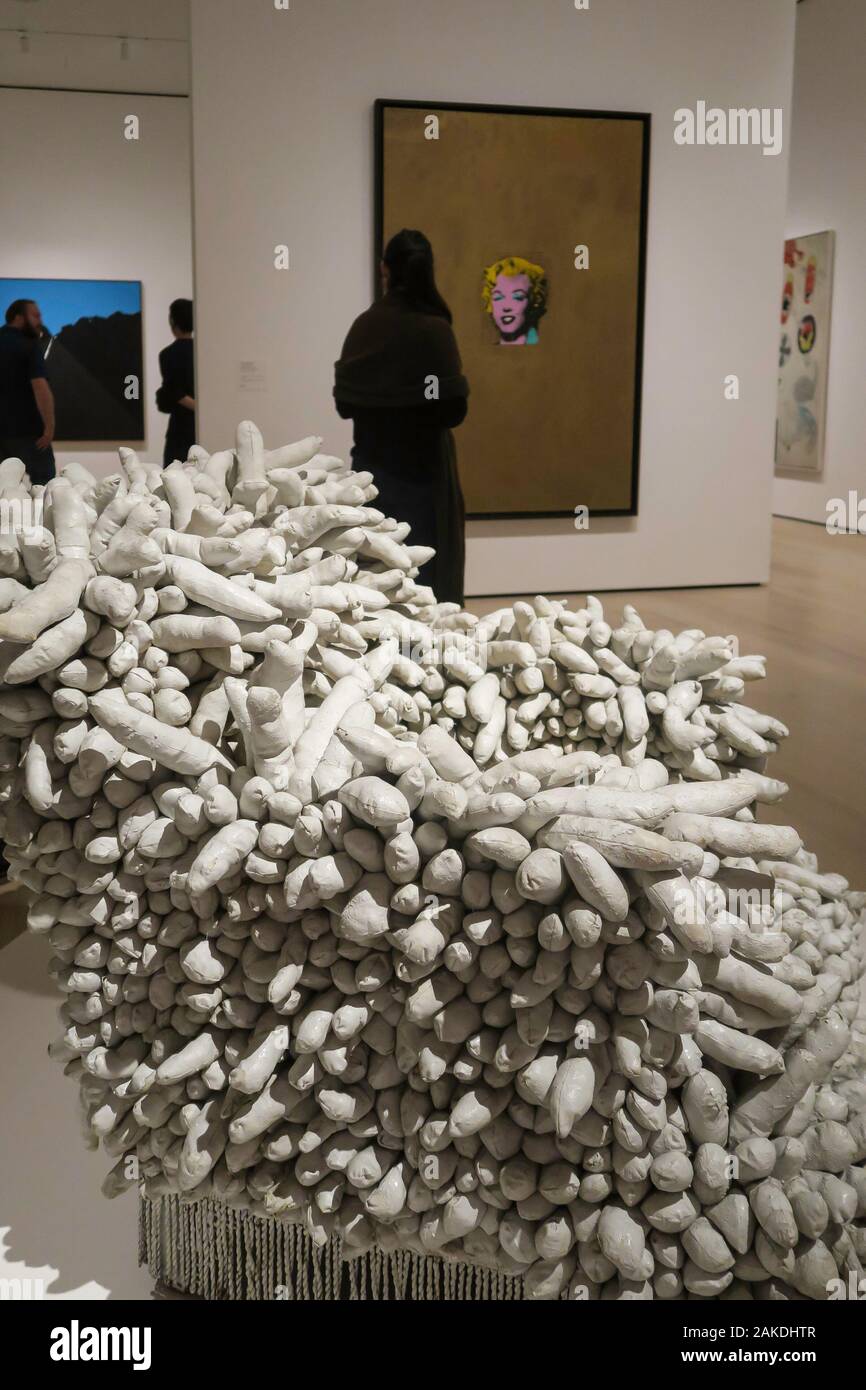 Das Museum für moderne Kunst ist eine große Attraktion für Touristen in Midtown Manhattan NYC, USA Stockfoto