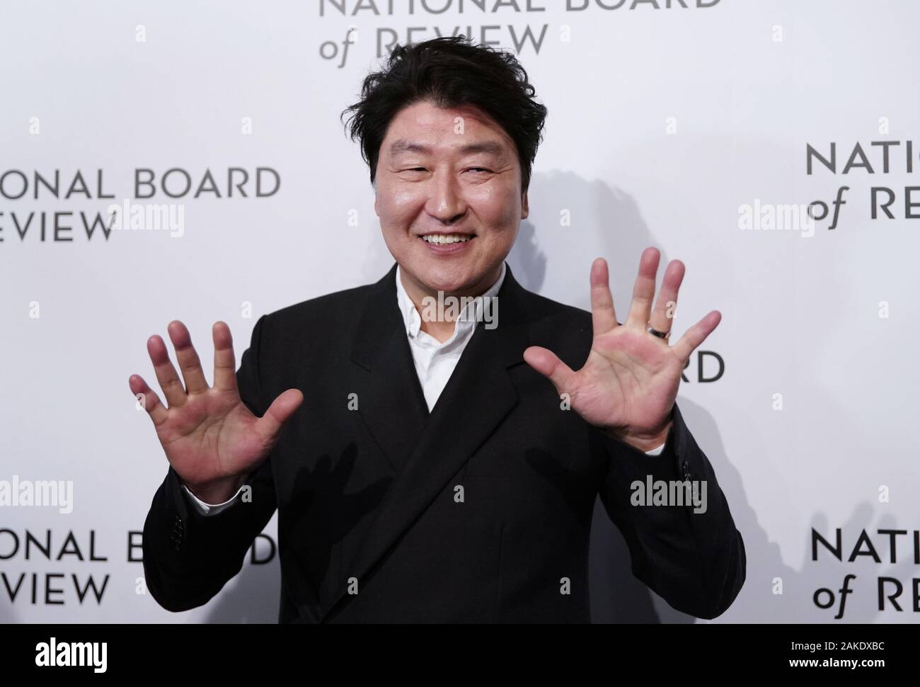 New York, Vereinigte Staaten. 08 Jan, 2020. Kang-Ho Song kommt auf dem roten Teppich an der 2020 National Board of Review Gala am Mittwoch, Januar 08, 2020 in New York City Foto von John angelillo/UPI Quelle: UPI/Alamy leben Nachrichten Stockfoto