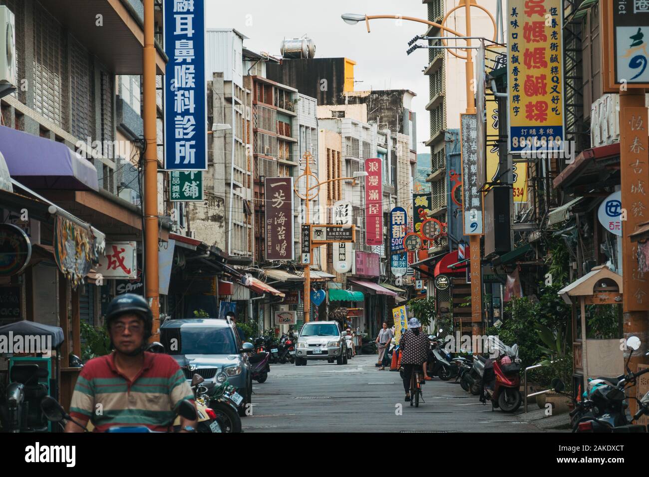 Die Straßen der Hengchun Township, einer kleinen Stadt im Süden Taiwans Stockfoto