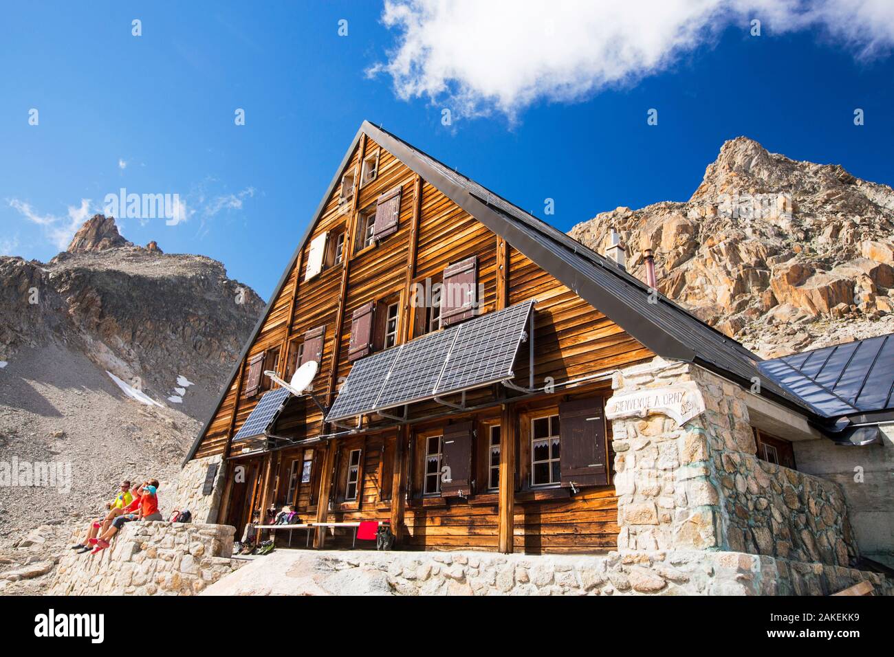 Solarzellen auf dem Cabanne D'Orny in den Schweizer Alpen, Elektrizität, die für diesen off grid Berghütte an über 10.000 Fuß. Schweiz, August 2014 Stockfoto