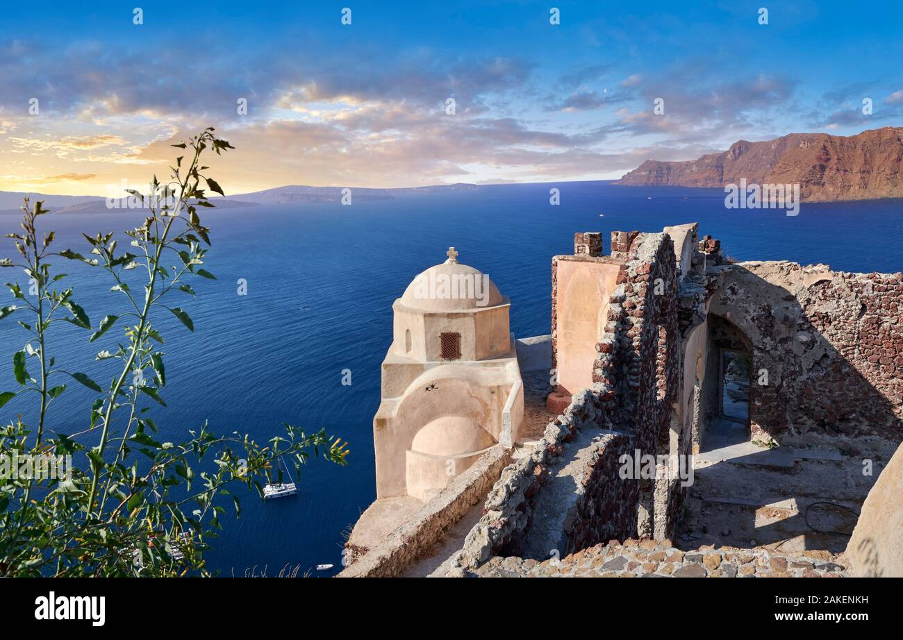 Byzantinische Kapelle, Oia (Ia) Insel Thira, Santorini, Griechenland Stockfoto