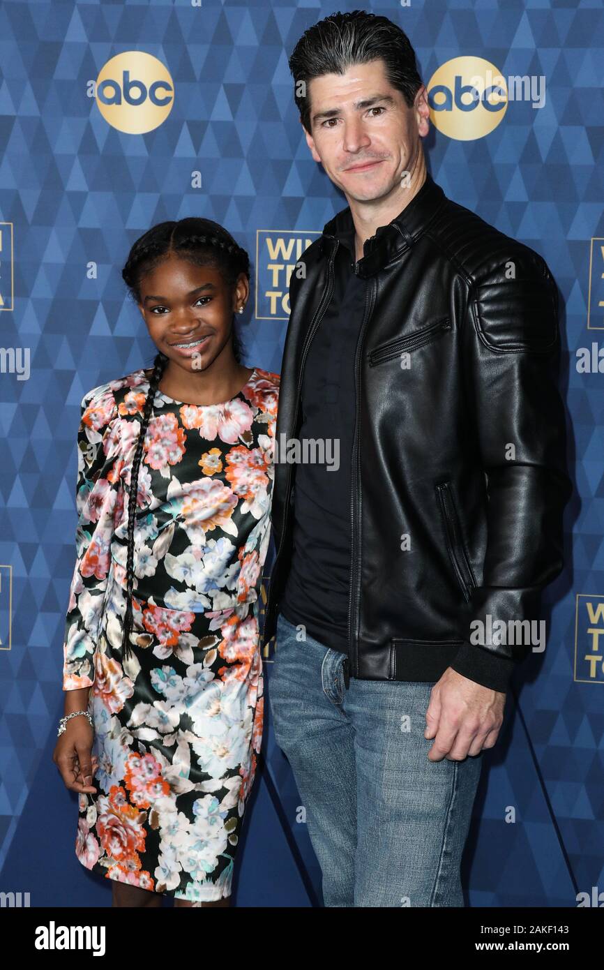 Pasadena, USA. 08 Jan, 2020. PASADENA, LOS ANGELES, Kalifornien, USA - Januar 08: Jayden Rey und Michael Fishman Ankommen bei ABC des Fernsehens der TCA Winter Press Tour 2020 im Langham Huntington Hotel statt am 8. Januar 2020 in Pasadena, Los Angeles, Kalifornien, Vereinigte Staaten. (Foto von Xavier Collin/Image Press Agency) Quelle: Bild Presse Agentur/Alamy leben Nachrichten Stockfoto