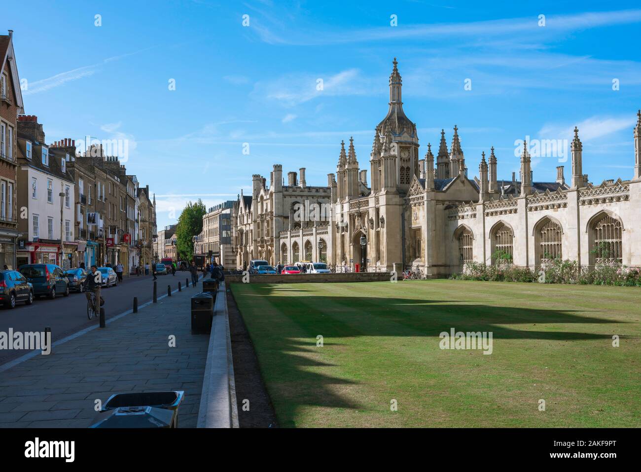 King's Parade Cambridge, Blick auf das Haupttor und Porter's Lodge (von William Wilkins 1828 erbaut) des King's College in King's Parade, Cambridge UK. Stockfoto