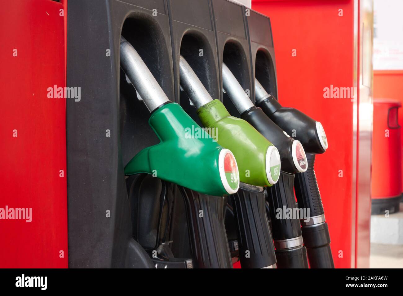 Tankstelle - Kraftstoff Pistolen an der Tankstelle close-up Stockfoto