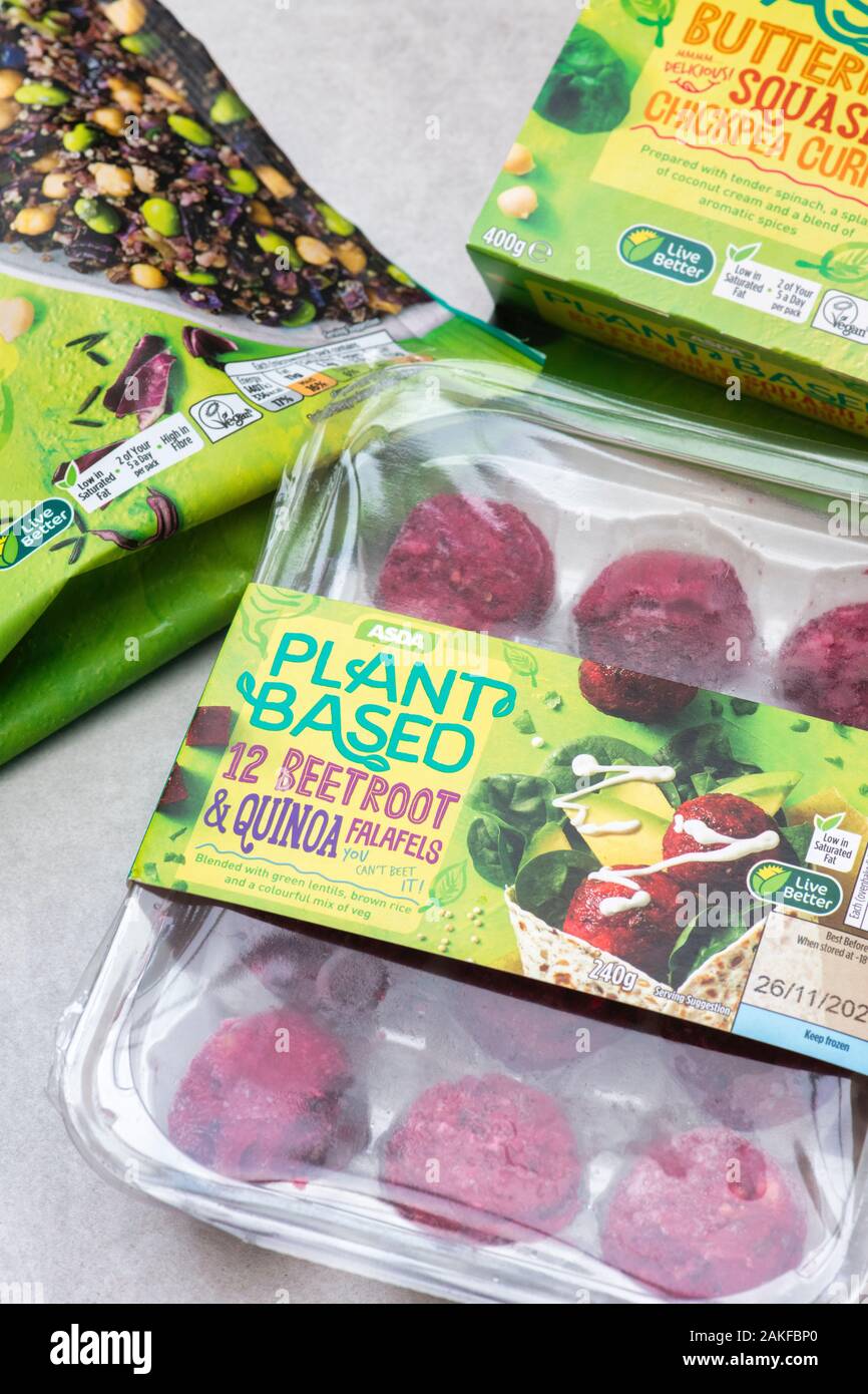 Asda auf Basis pflanzlicher Produkte. Auf Basis pflanzlicher Nahrung. Vegane Produkte verpacken Stockfoto
