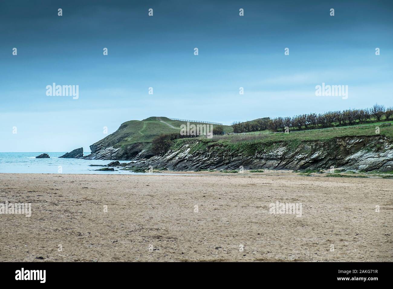 Trevelgue Kopf Porth Insel von Porth Strand in Newquay in Cornwall. Stockfoto