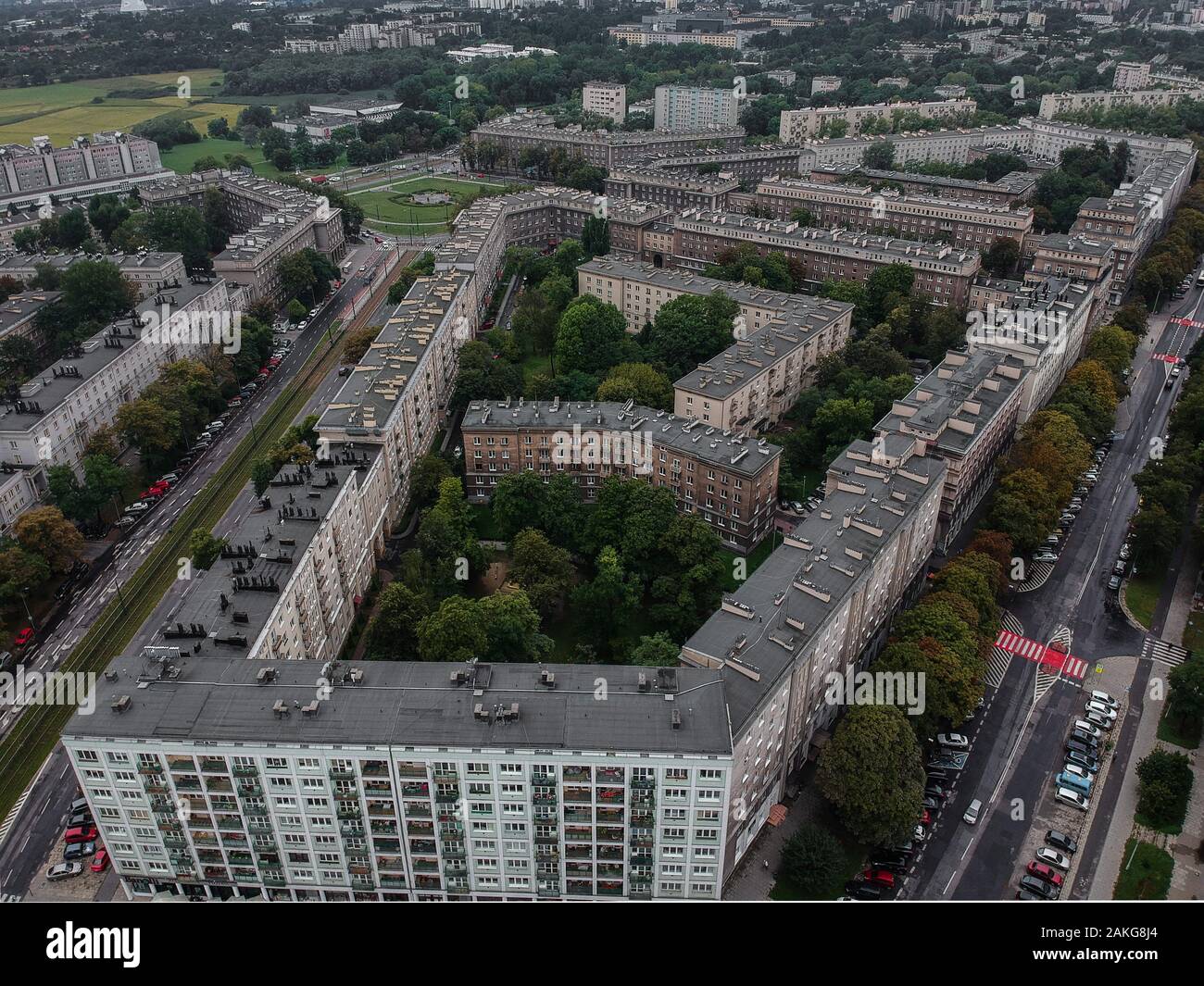 Krakau, Polen. 3. Sep 2019. (Anmerkung der Redaktion: das Bild von einer Drohne). Ansicht des Gehäuses Immobilien B innerhalb von Nowa Huta. Nowa Huta ist ein Social Realist Bezirk mit großen Gehäuse Bausteine, die zu Propagandazwecken gebaut wurden. Credit: Omar Marques/SOPA Images/ZUMA Draht/Alamy leben Nachrichten Stockfoto