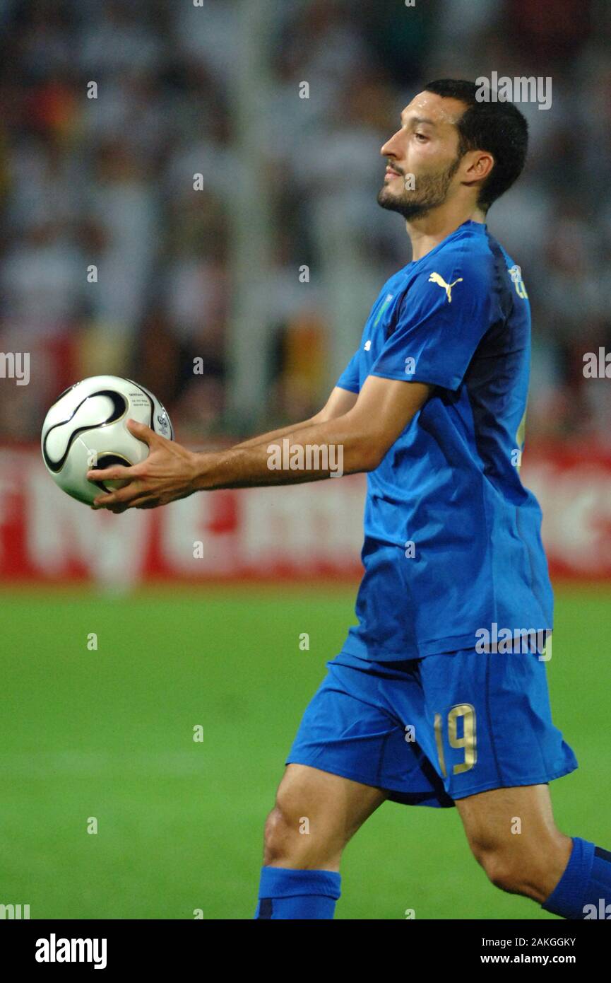 Dortmund Deutschland, vom 4. Juli 2006, FIFA WM Deutschland 2006, Germany-Italy Halbfinale im Westfalenstadion: Gianluca Zambrotta während des Spiels Stockfoto