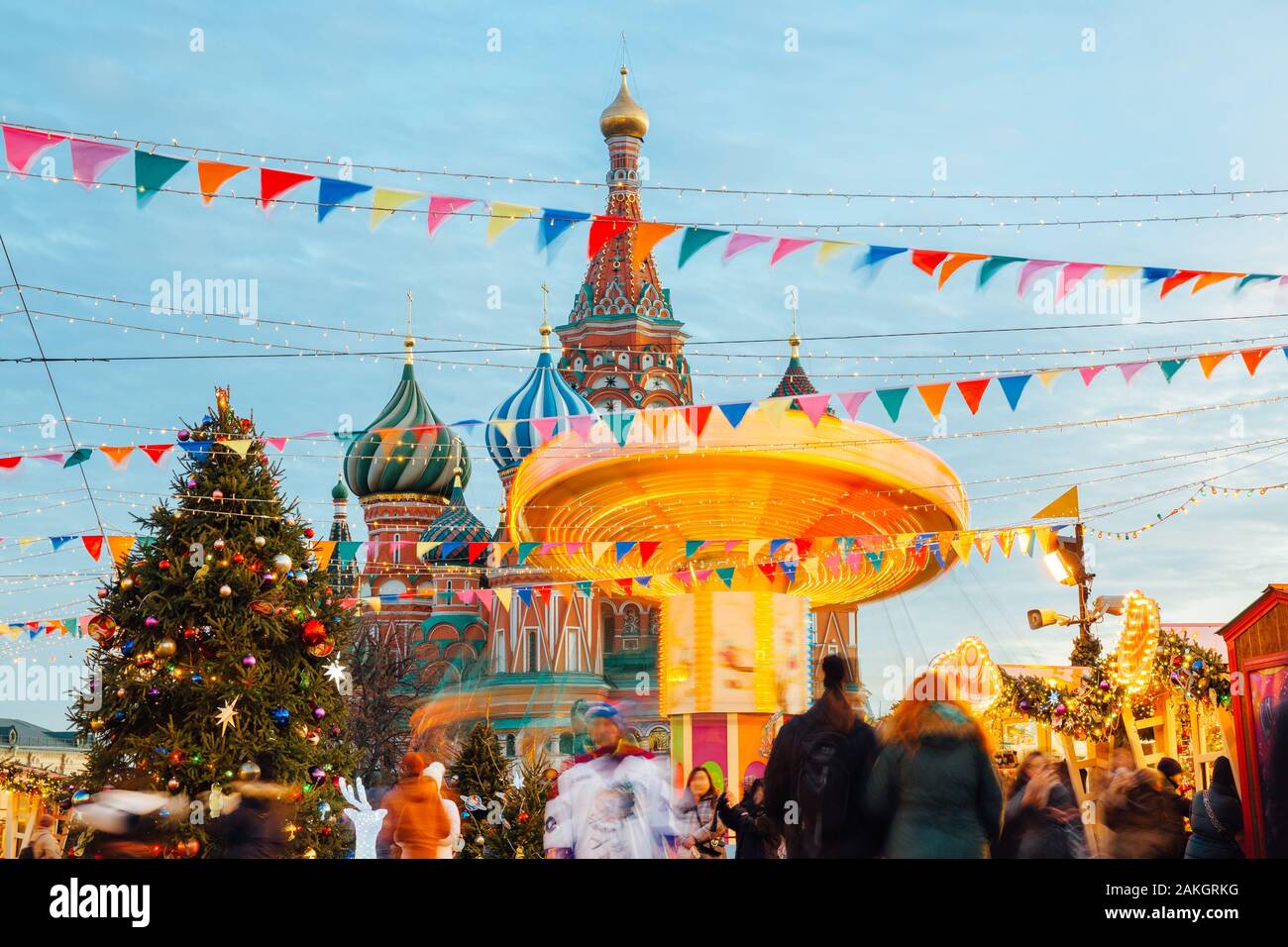 Weihnachtsmarkt auf dem Roten Platz, Moskau, Russland Stockfoto