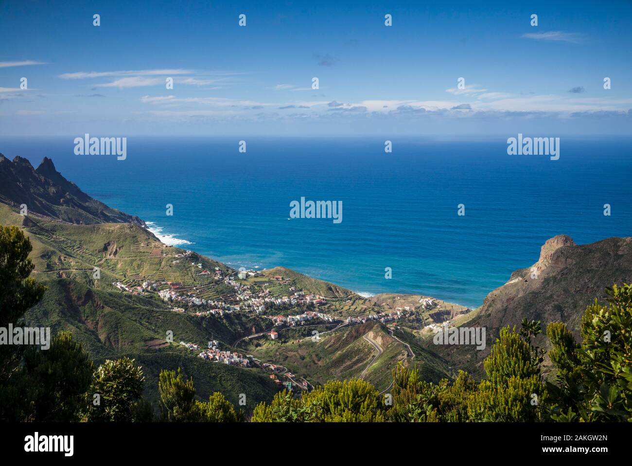 Spanien, Kanarische Inseln, Teneriffa, Nordwesten, Taganana, erhöht mit Blick auf das Dorf, am späten Nachmittag Stockfoto