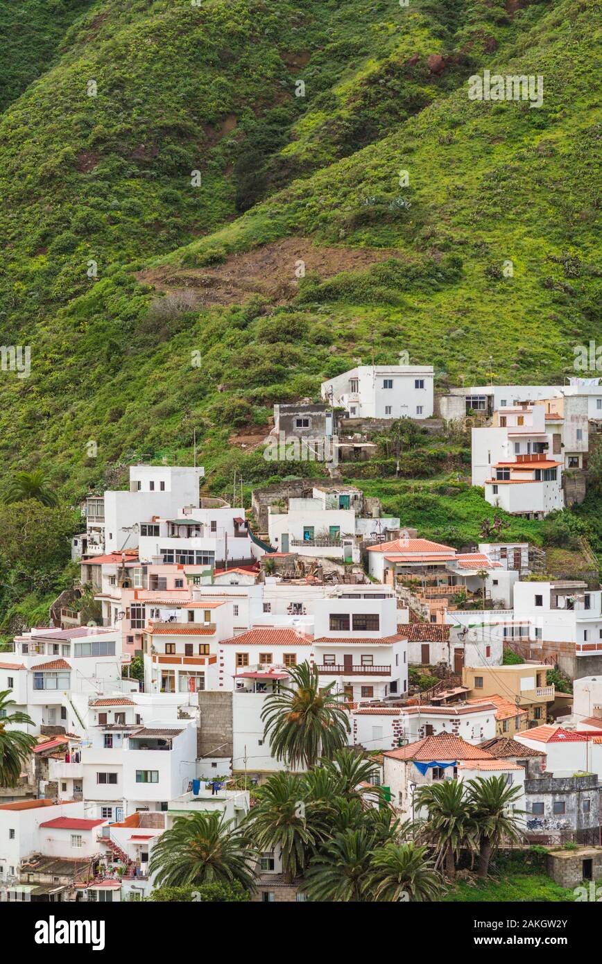 Spanien, Kanarische Inseln, Teneriffa, Taganana, Erhöhte Ansicht der nordwestlichen Küste Dorf Stockfoto