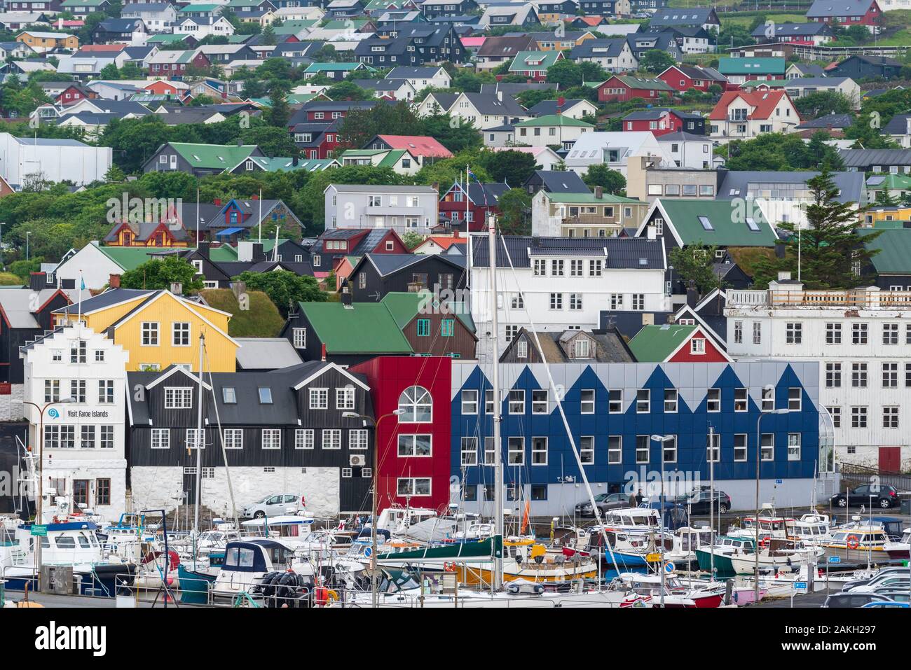 Dänemark, Färöer Inseln, Insel Streymoy, Torshavn, Stadt und Hafen Stockfoto