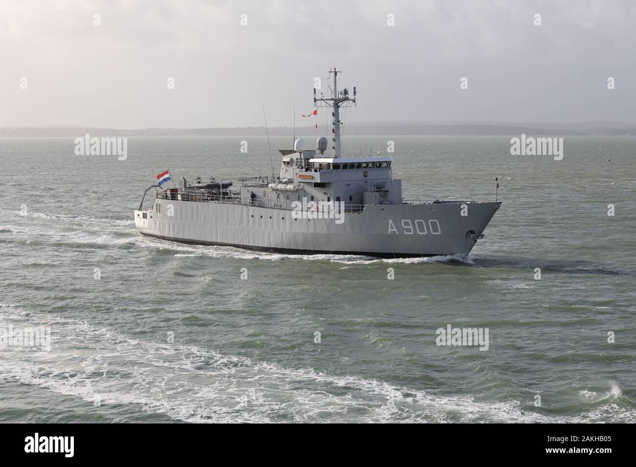 Die Königlich Niederländische Marine U-Boot Support HNLMS MERCUUR kommt in Portsmouth Naval Base ...