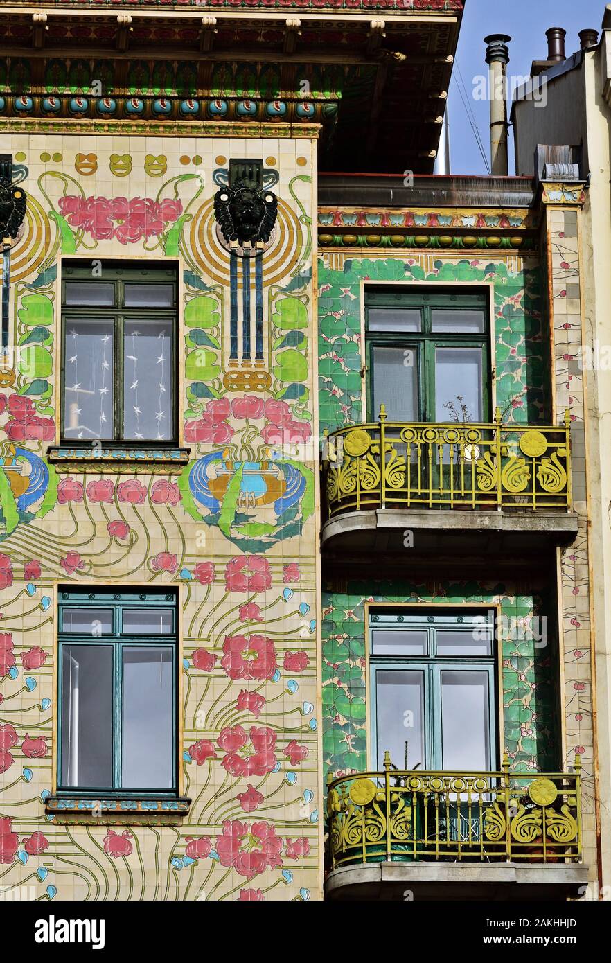 Iconic Jugendstilgebäude, Eingangstüre in Wien, Österreich Stockfoto