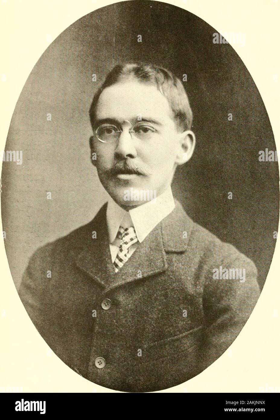 Newtown ist Geschichte und Historiker, Esra Levan Johnson. CAPT. JULIUS SAXFORD erste Master Hiram ChapterSee Seite 245. LOUIS T. BRISCOE Meister von Hiram Lodge Nr. 18 Hohe Priester von Hiram Cliapter Nr. 1 KOSTENLOSE MAUERWERK IN NEWTOWN 245 Br. Julius Sanford war erste Master, Bro. Wm. L.Horr die Premieren. W., Bro. George Woffenden, erste J. W. Der erste Ort der Begegnung wurde von Bro ausgestattet. Julius Sanford, in seinem Gebäude am Straßenrand, in der Nähe der Gießerei Teich, in dem erste Installation von ofiicers wurde am 25. Juni 1866 statt. 1873 Die Lodge wurde in die Halle von Br. Smith S. Glover, wo Besitz entfernt Stockfoto