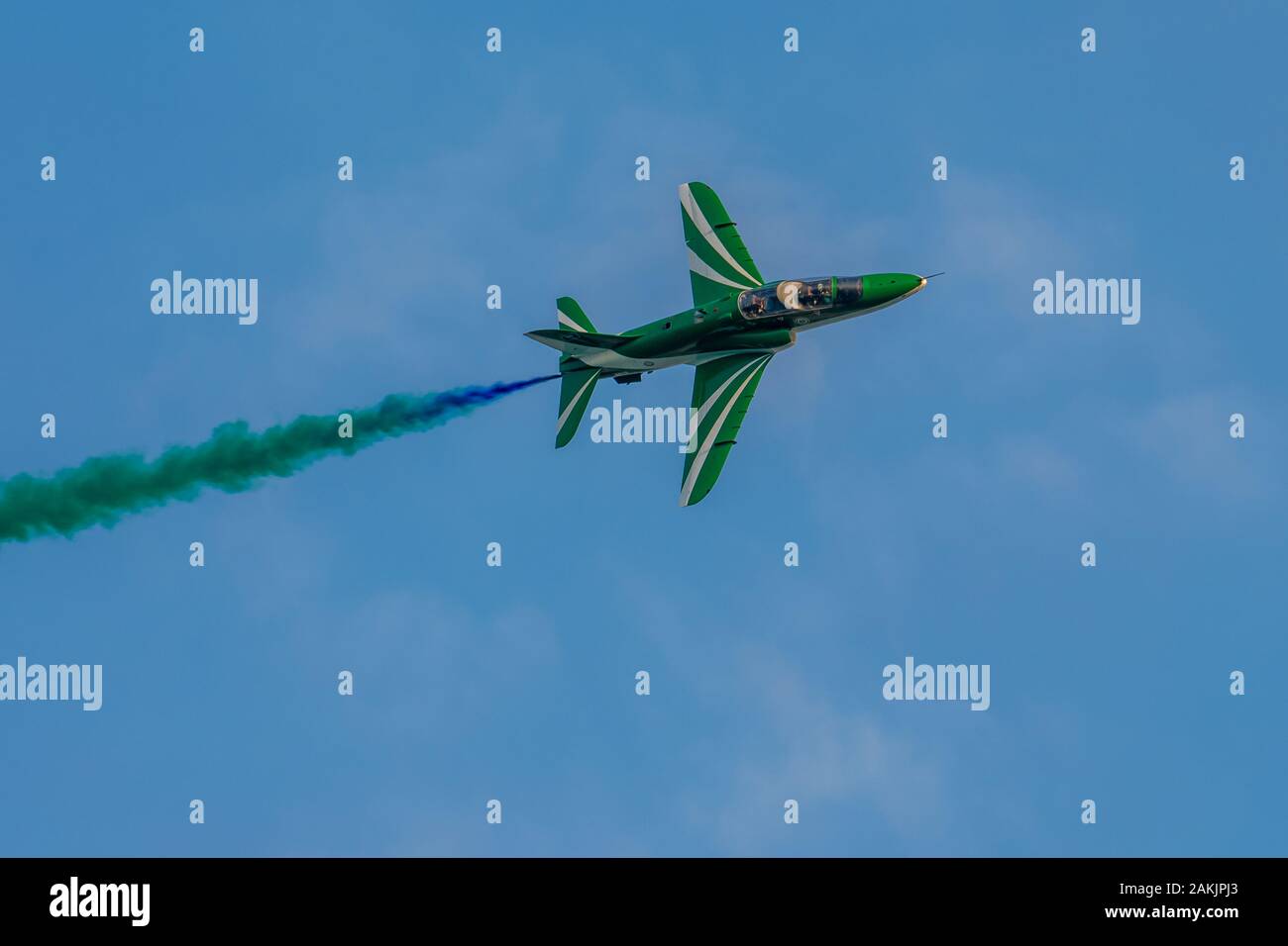 Saudi Hawks: BAE Hawk T1A-Flugzeuge der Royal Saudi Arabian Air Force Flying Display Team im Einsatz Stockfoto