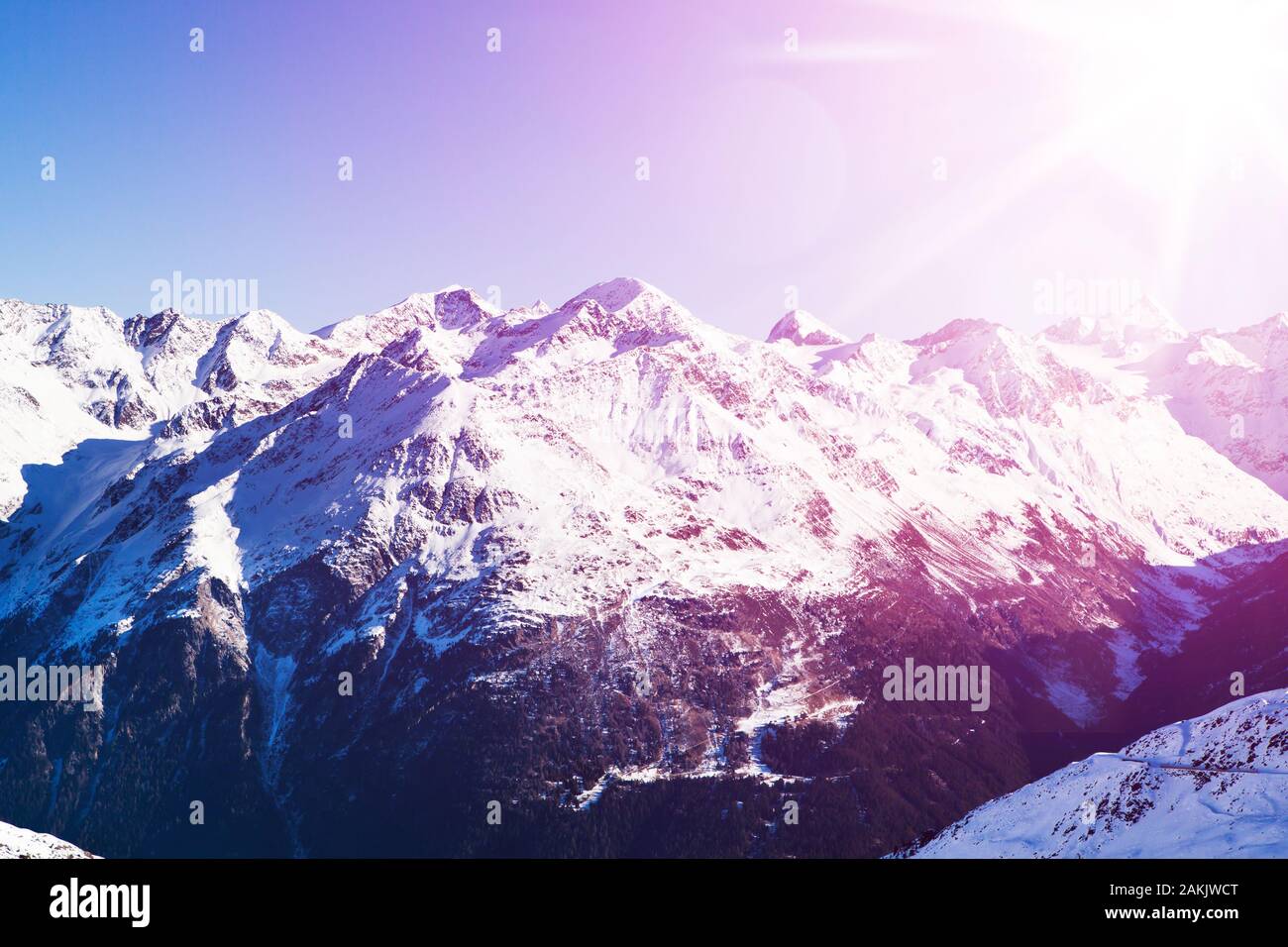 Malerische Aussicht auf das Skigebiet Sölden in den Ötztaler Alpen, Tirol, Österreich Stockfoto